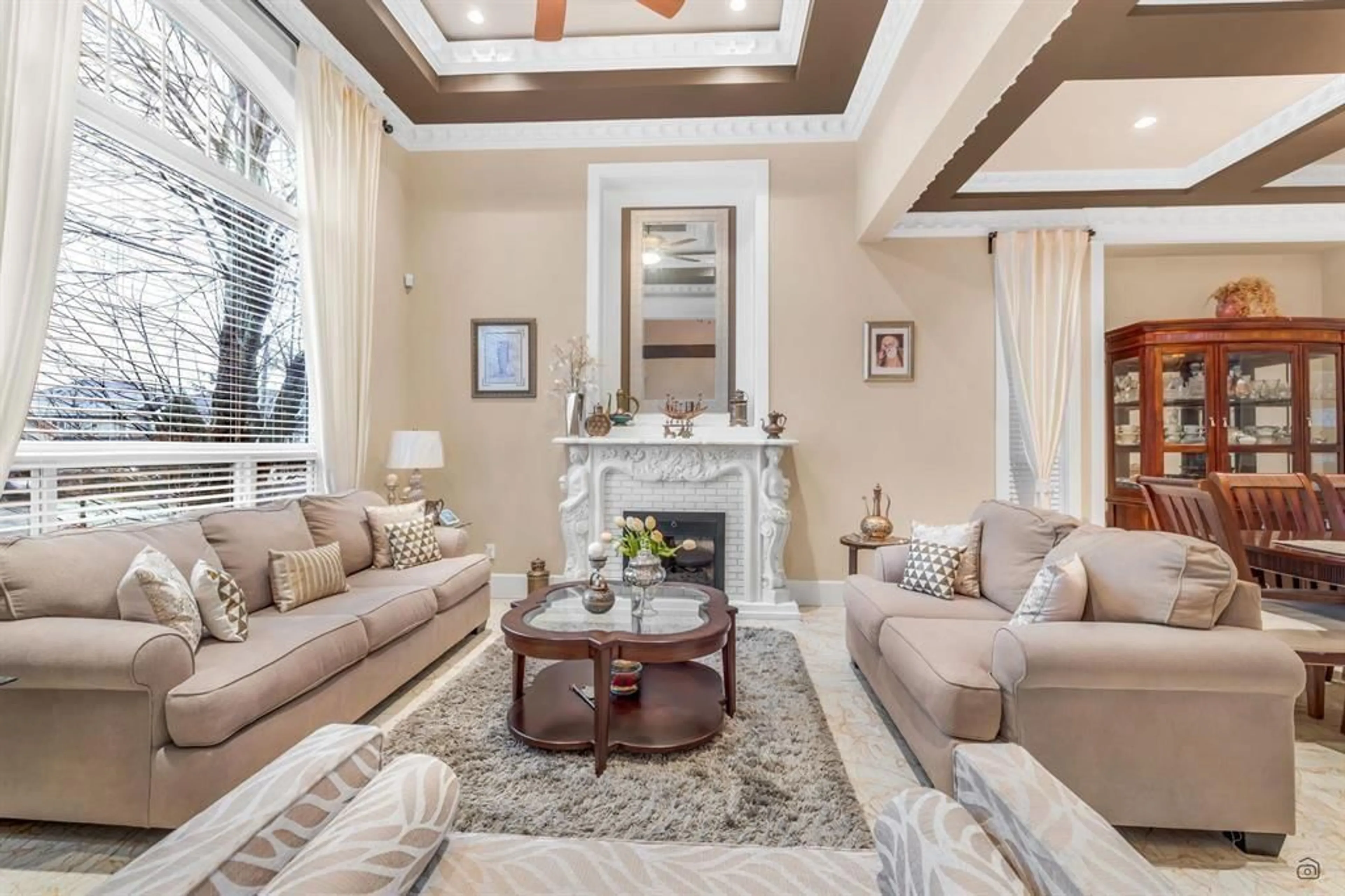 Living room with furniture, unknown for 14456 76, Surrey British Columbia V3S2G7
