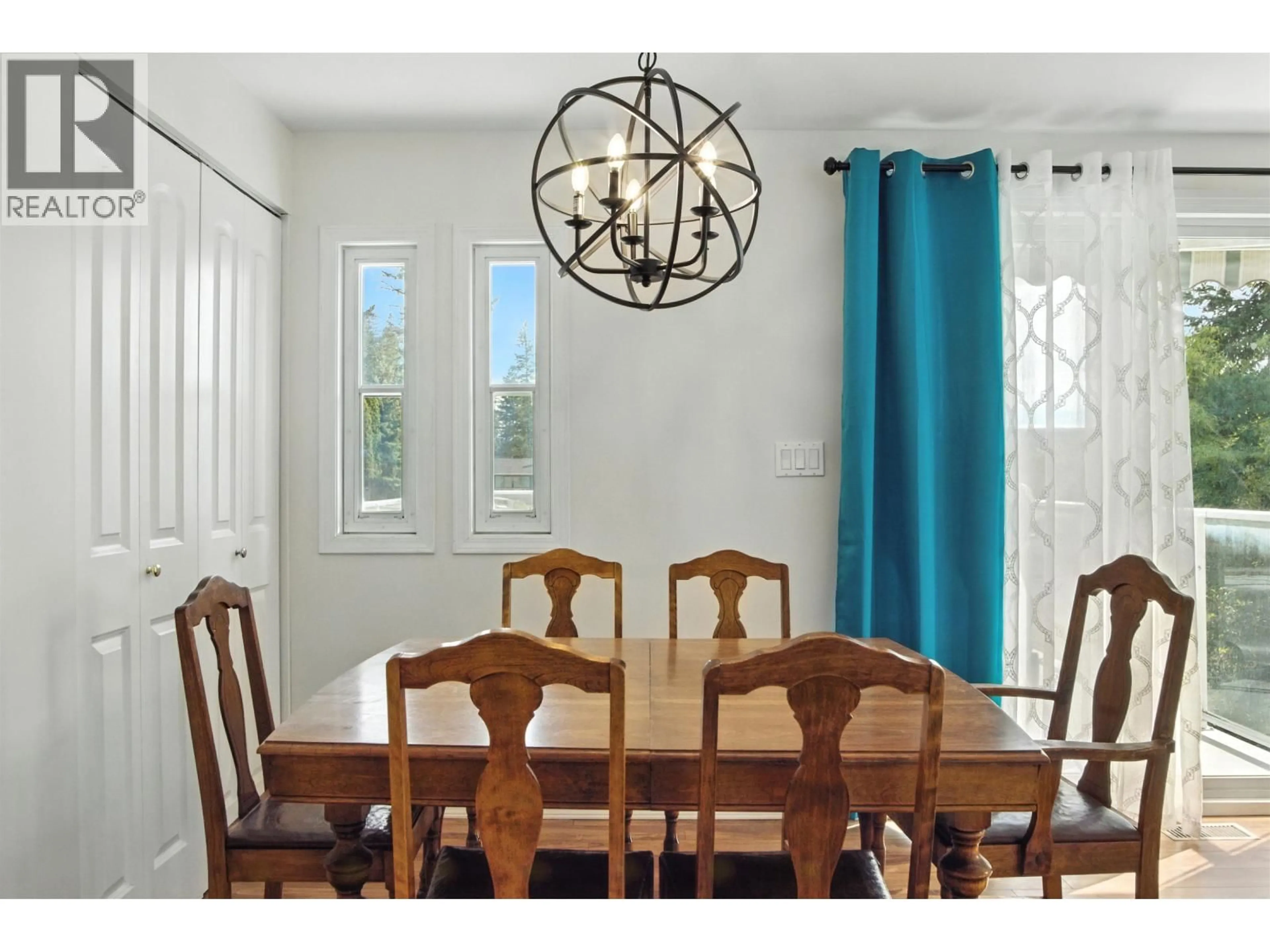 Dining room, wood/laminate floor for 1025 CURTIS PLACE, Williams Lake British Columbia V2G4B3