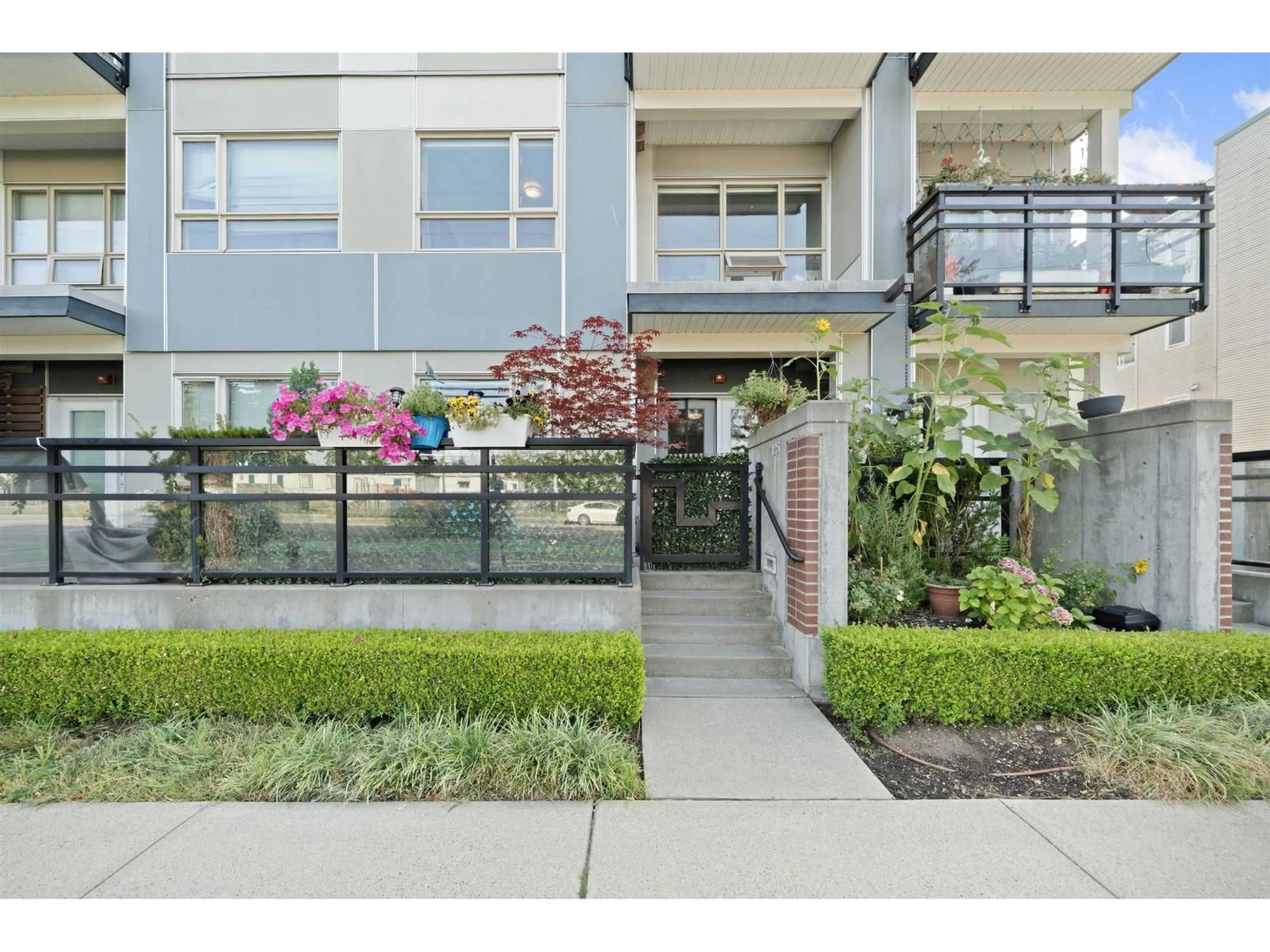 Patio, street for 125 - 13228 OLD YALE, Surrey British Columbia V3T0K3