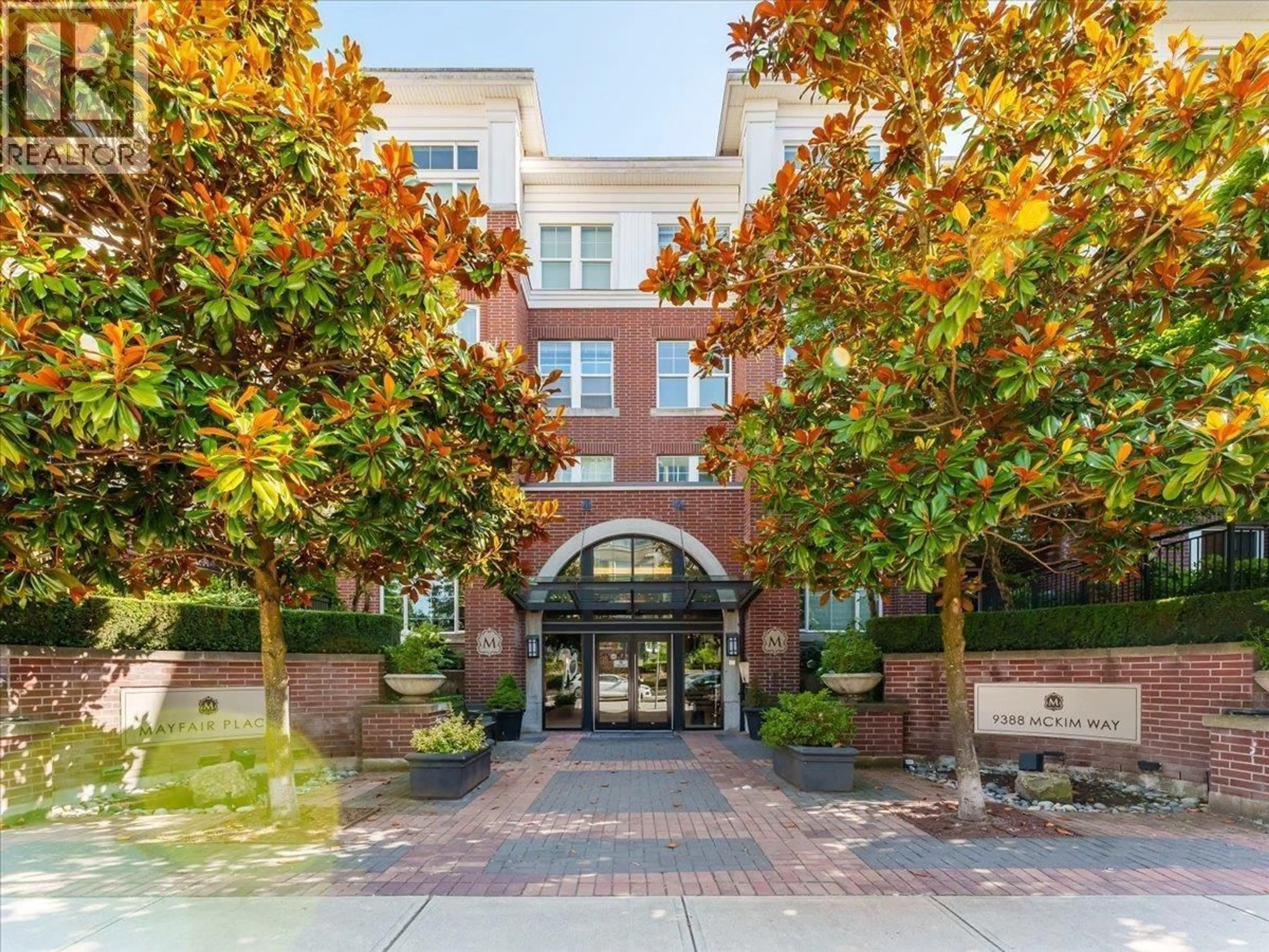 Indoor foyer for 301 - 9388 MCKIM WAY, Richmond British Columbia V6X0J7