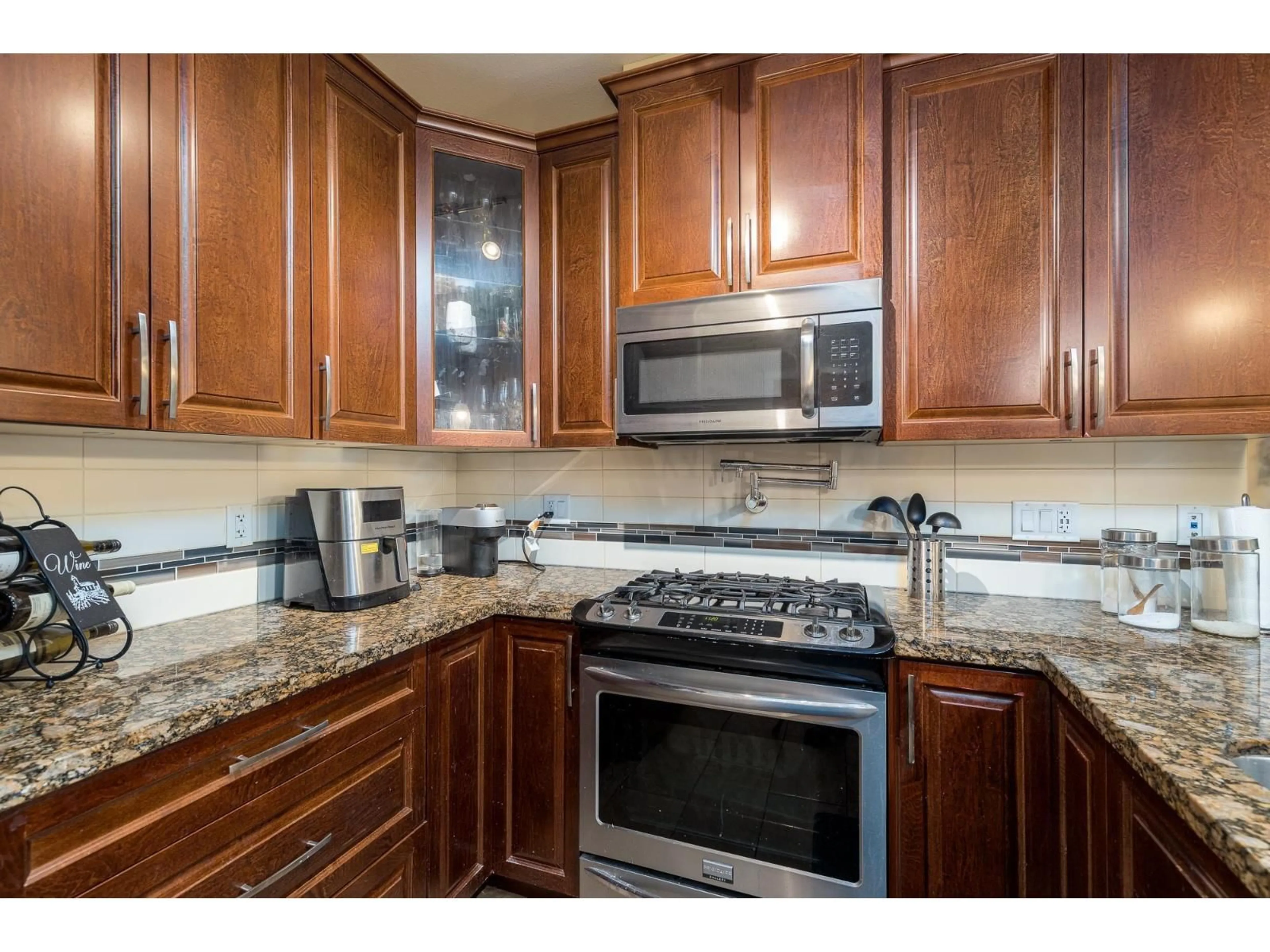 Standard kitchen, ceramic/tile floor for 224 - 8157 207, Langley British Columbia V2Y0V3
