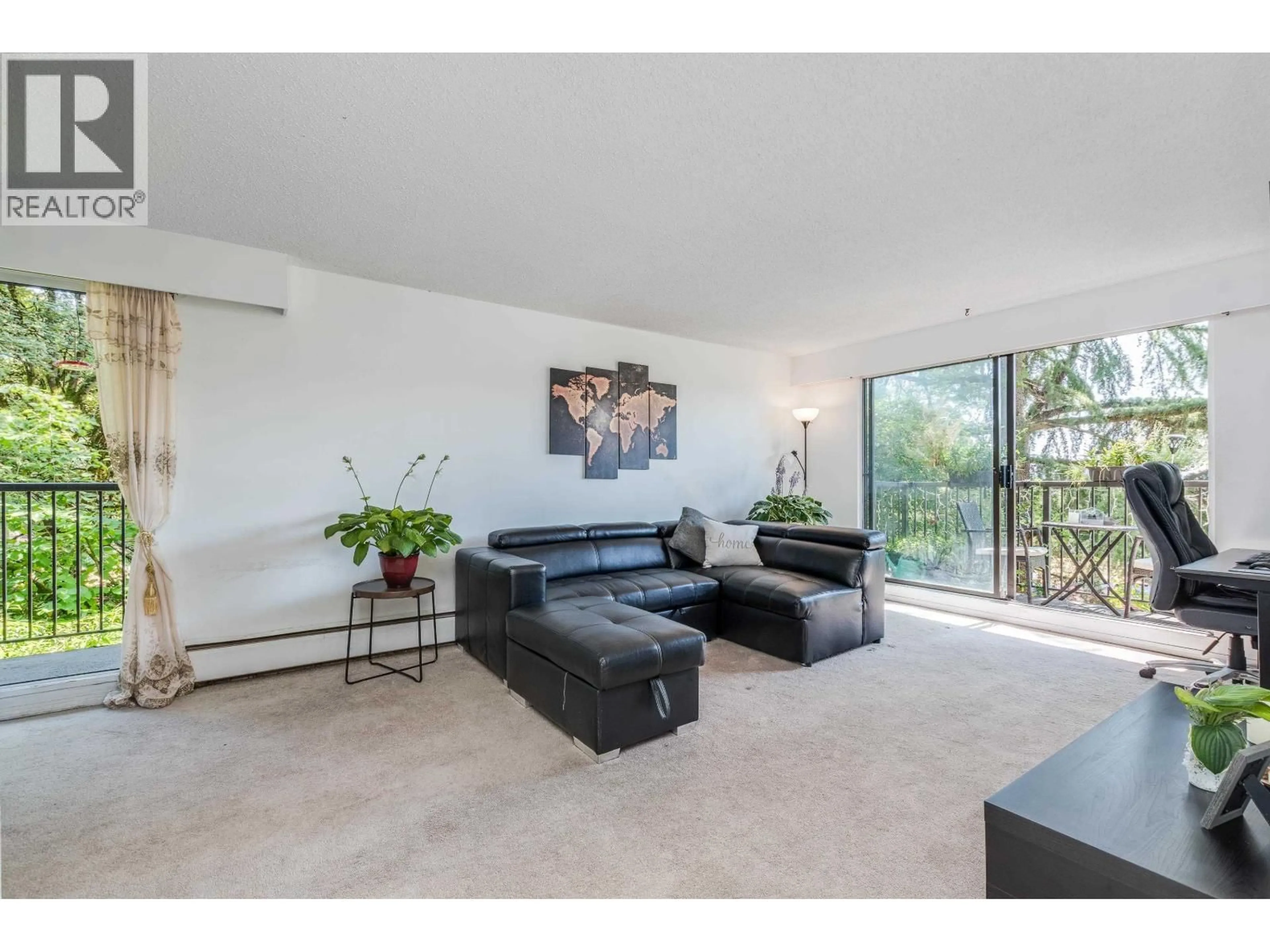 Living room with furniture, unknown for 104 - 252 2ND STREET, North Vancouver British Columbia V7M1C8