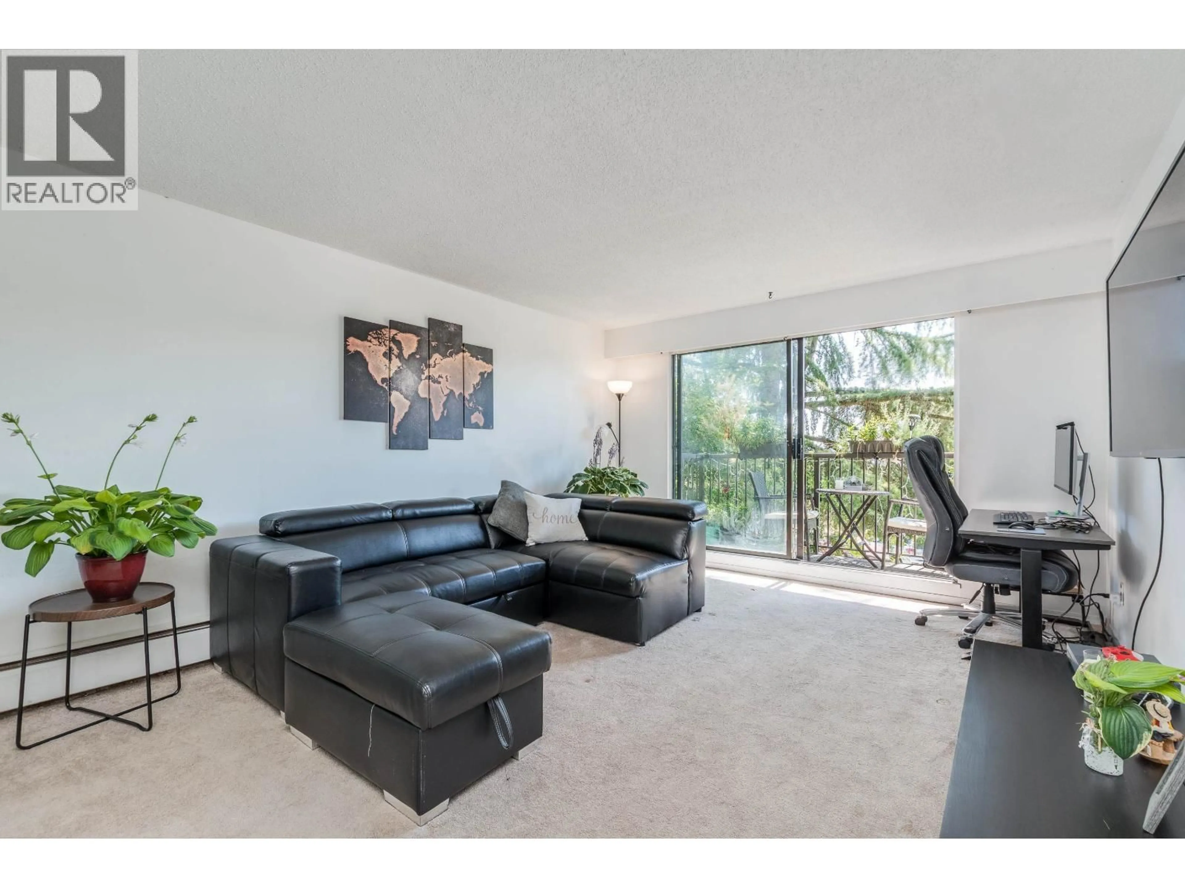 Living room with furniture, unknown for 104 - 252 2ND STREET, North Vancouver British Columbia V7M1C8
