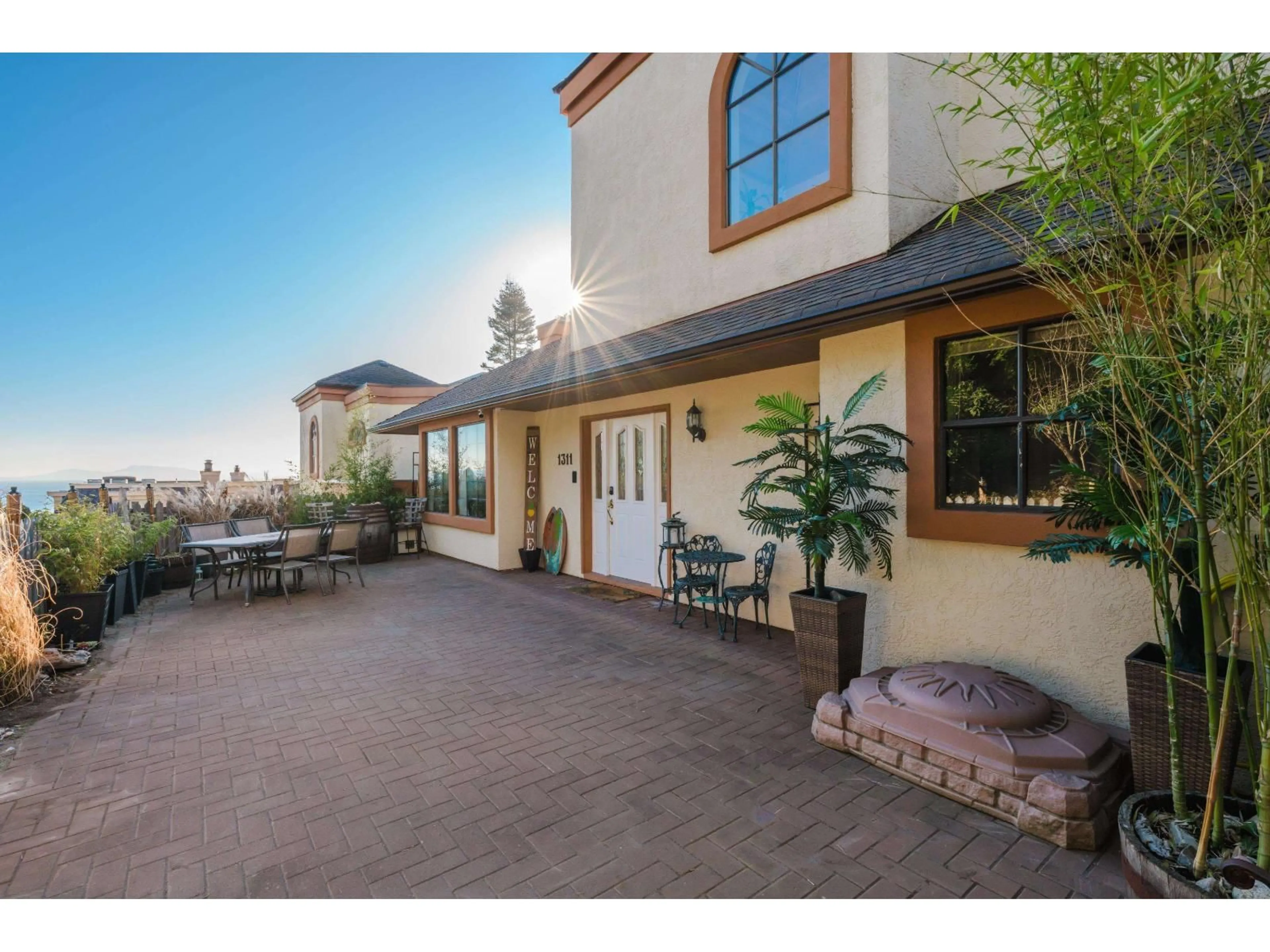 Patio, unknown for 1311 133A, Surrey British Columbia V4A4C4