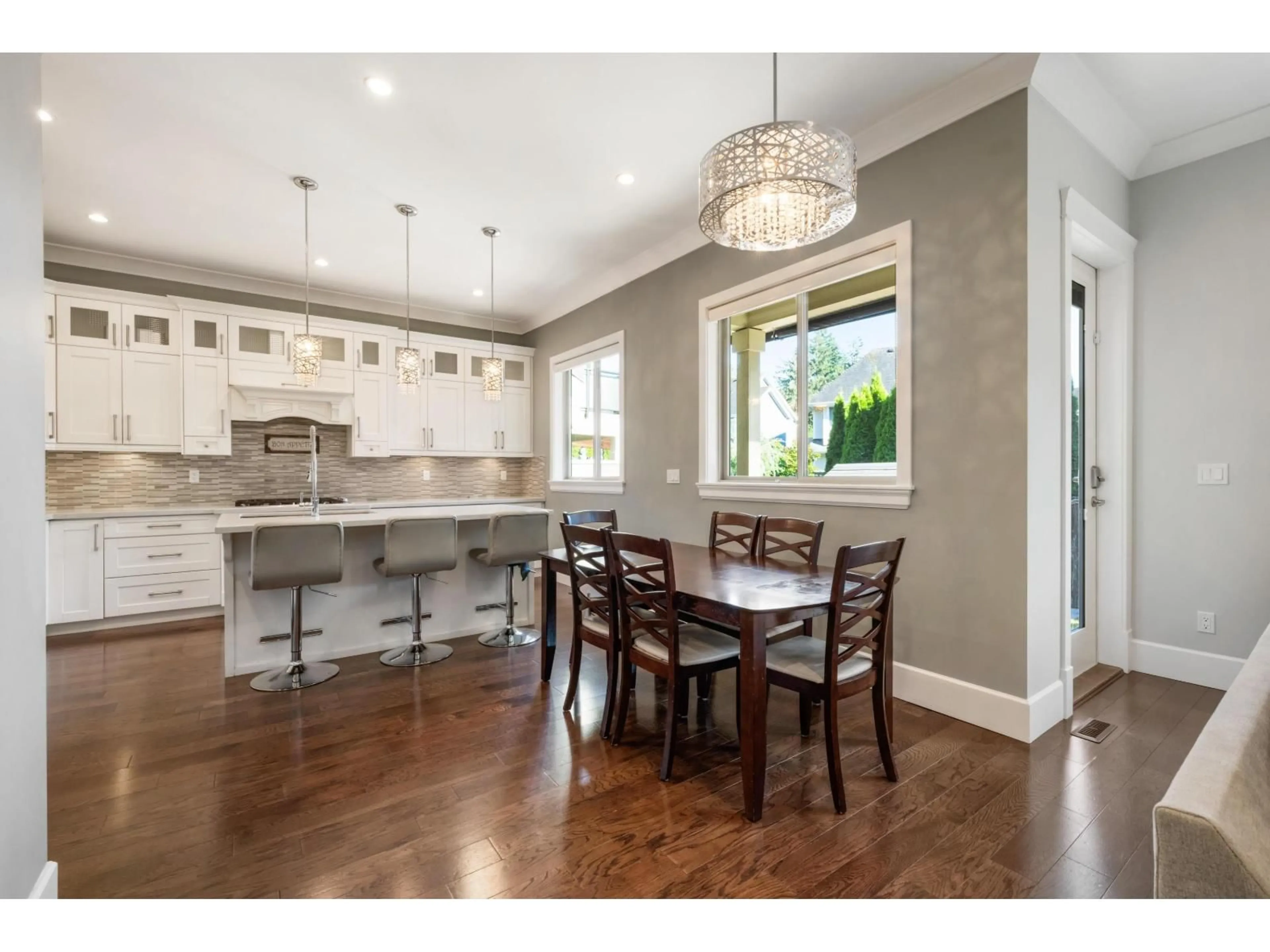 Open concept kitchen, unknown for 17112 3A, Surrey British Columbia V3Z2X7