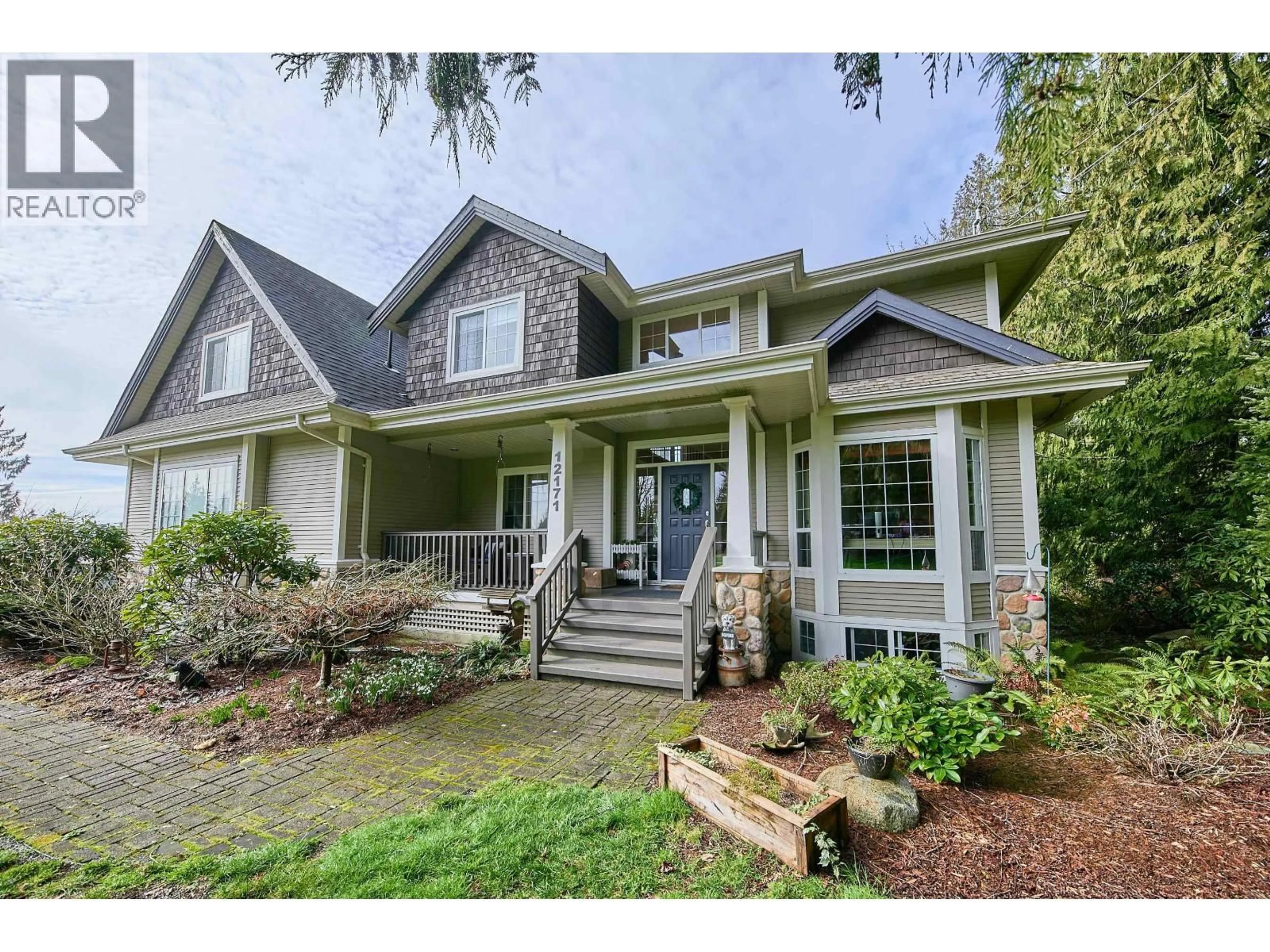 Home with vinyl exterior material, street for 12171 270 STREET, Maple Ridge British Columbia V2W1X4
