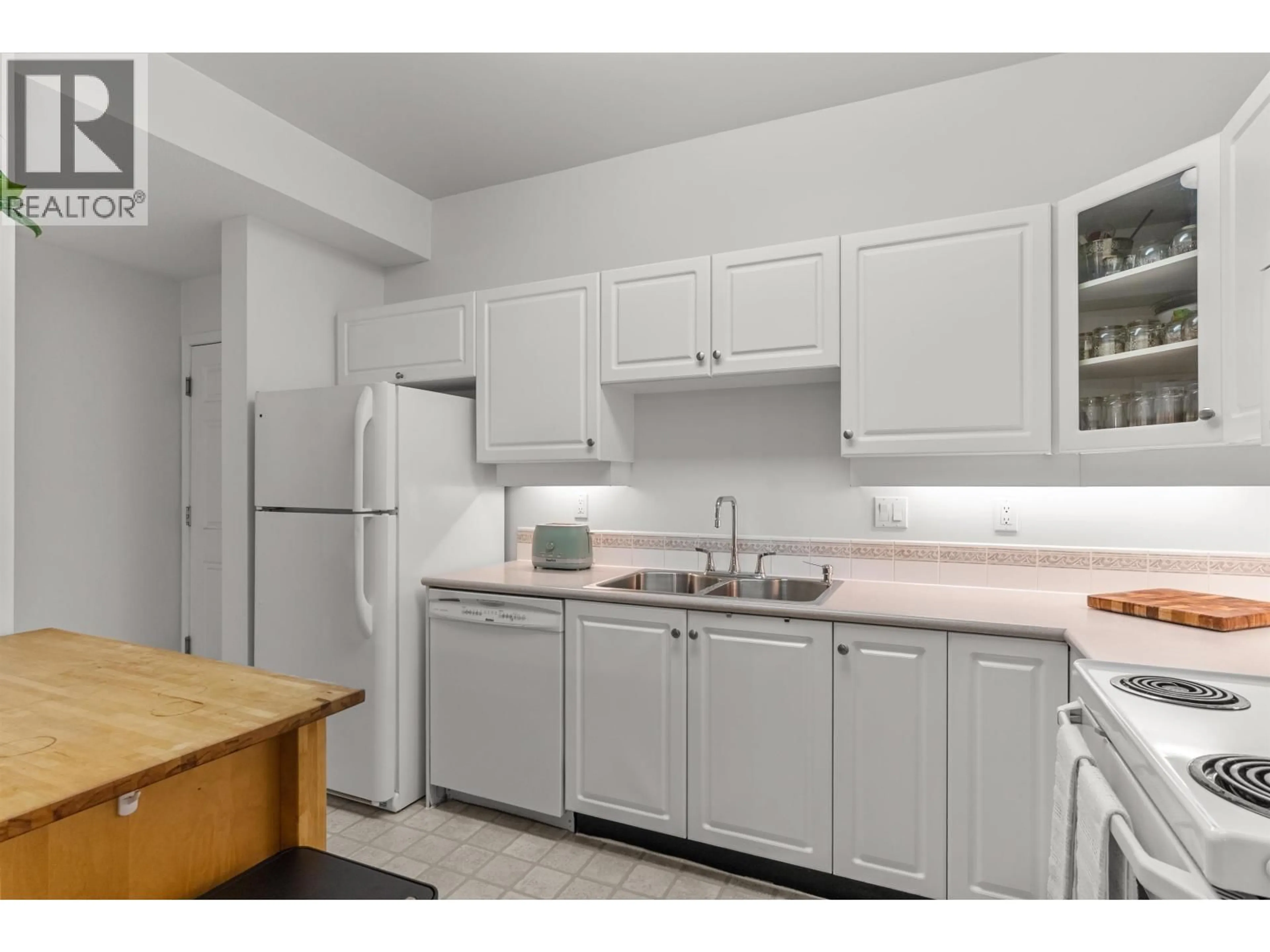Standard kitchen, unknown for 110 - 4745 54A STREET, Ladner British Columbia V4K2Z9