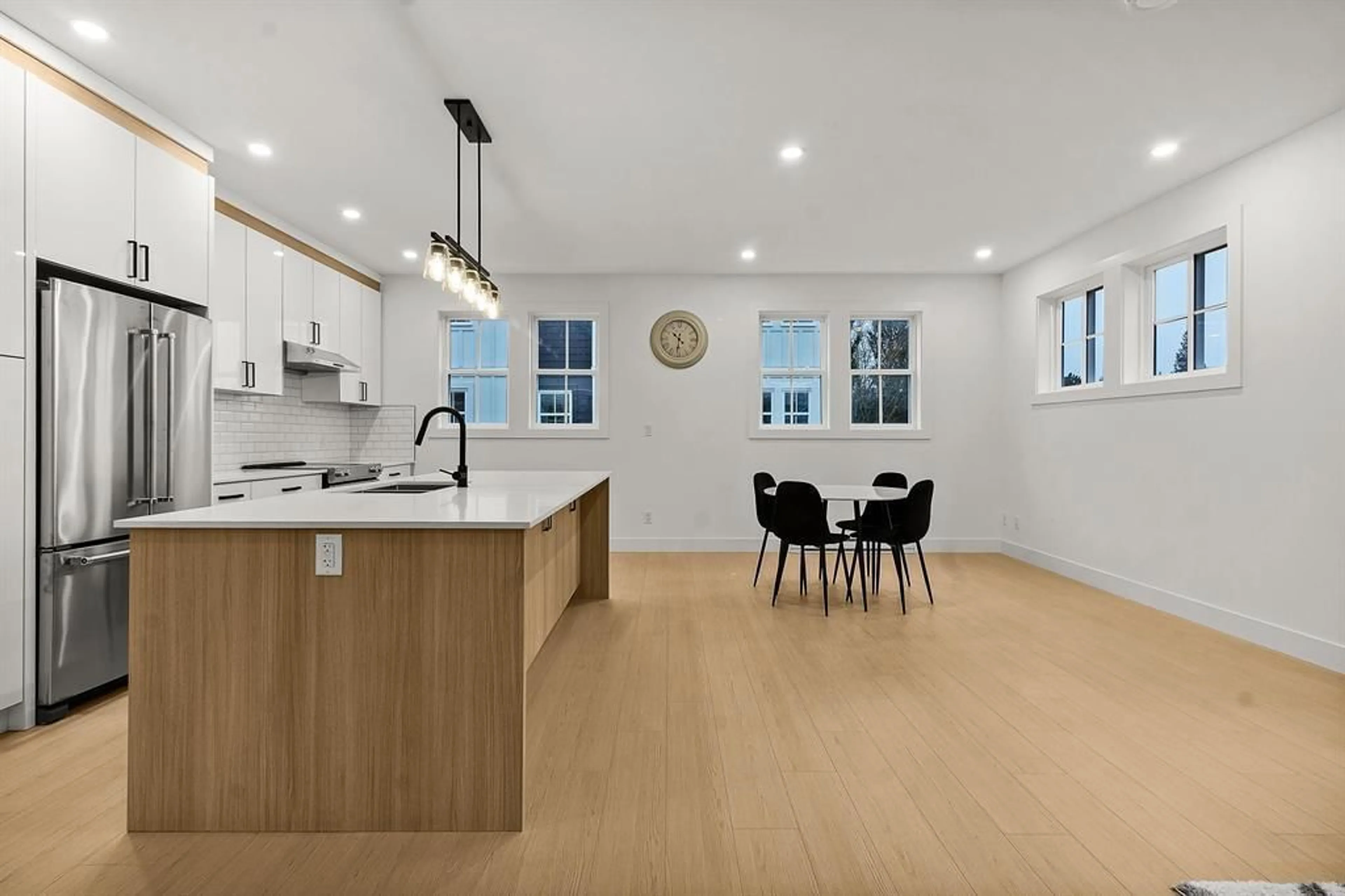 Open concept kitchen, unknown for 1 - 2360 CRESCENT, Abbotsford British Columbia V2S3M2
