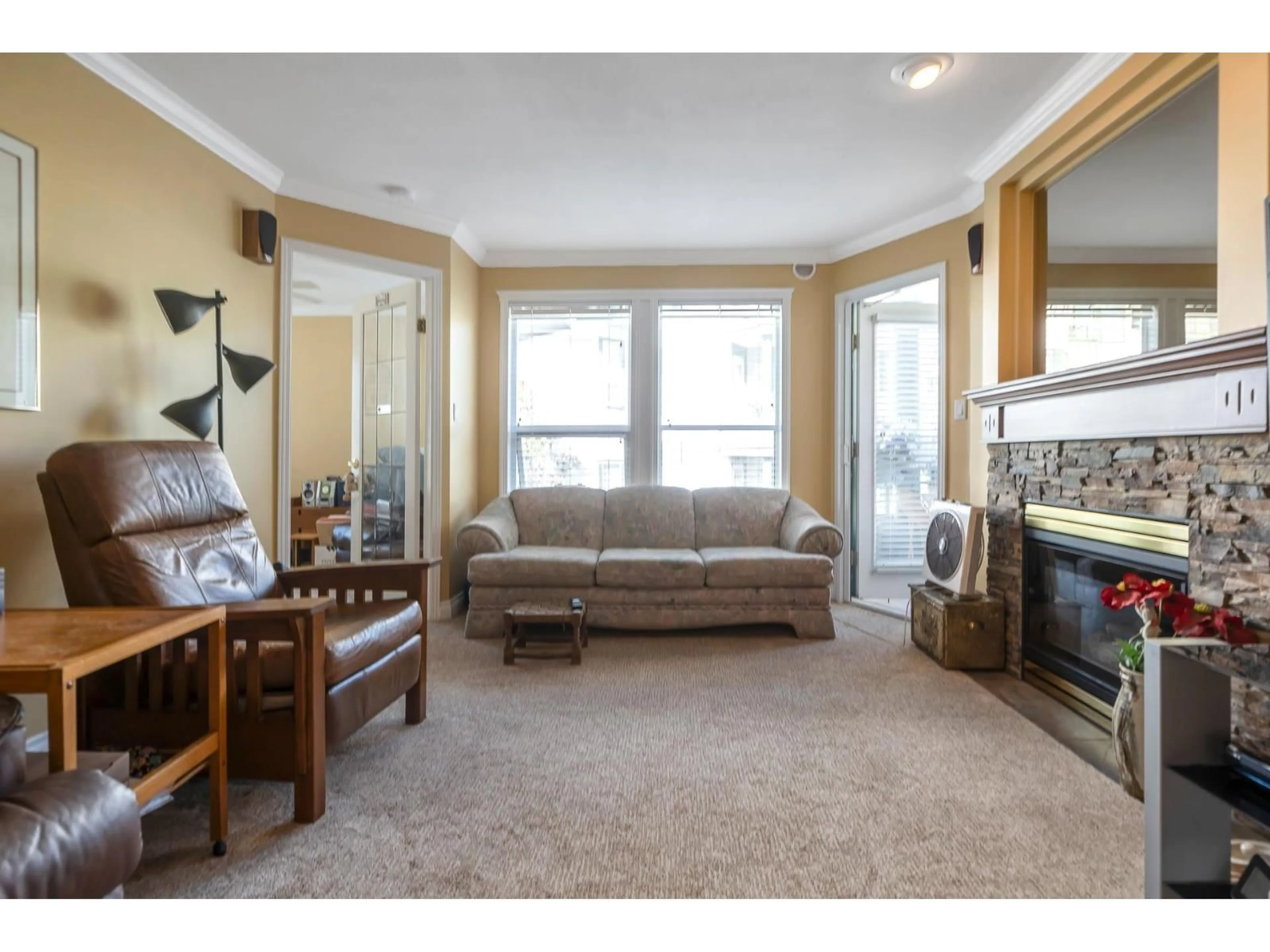 Living room with furniture, unknown for 409 - 1575 BEST, White Rock British Columbia V4B5K1