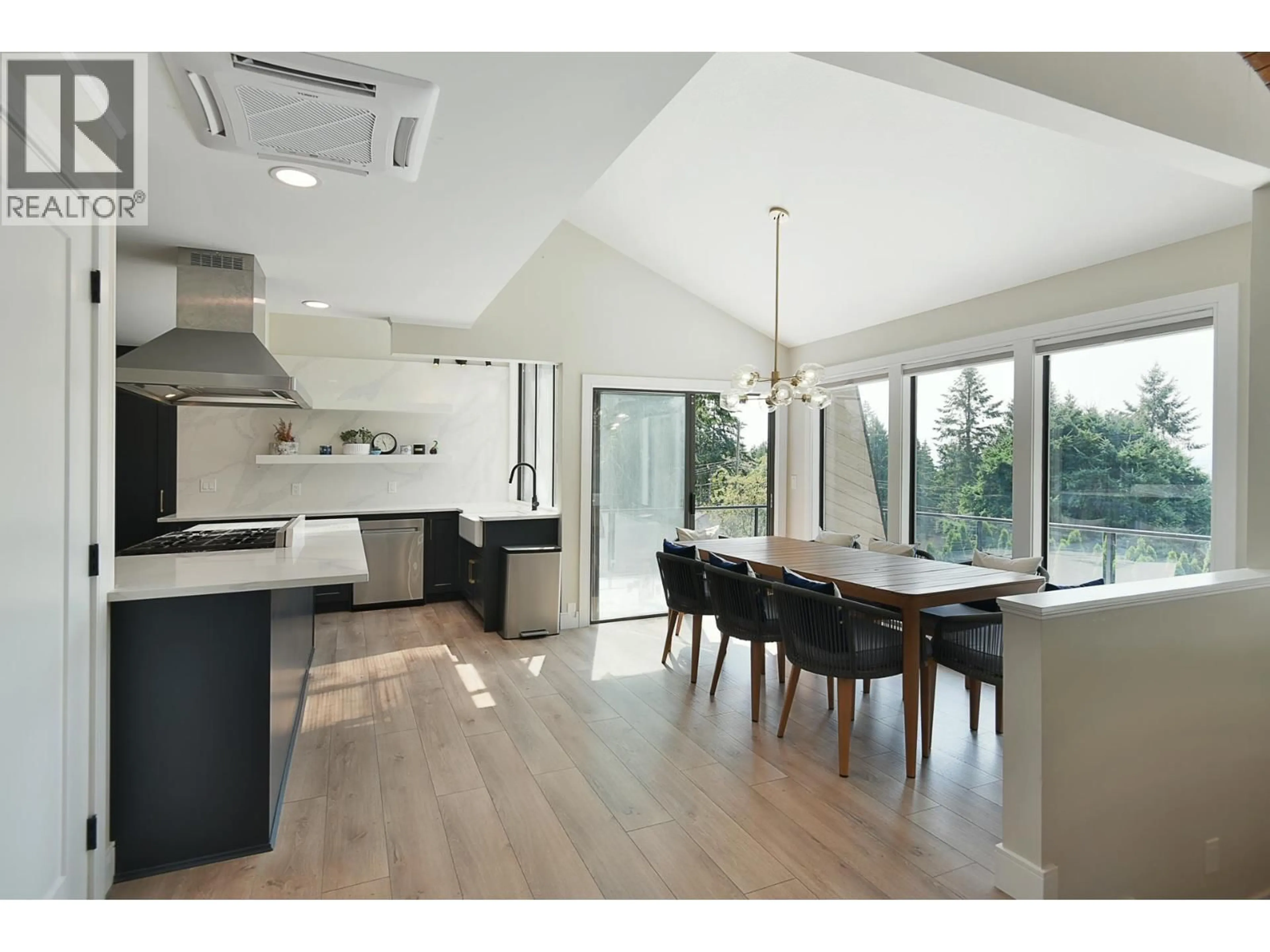Open concept kitchen, unknown for 7305 REDROOFFS ROAD, Halfmoon Bay British Columbia V7Z0T3
