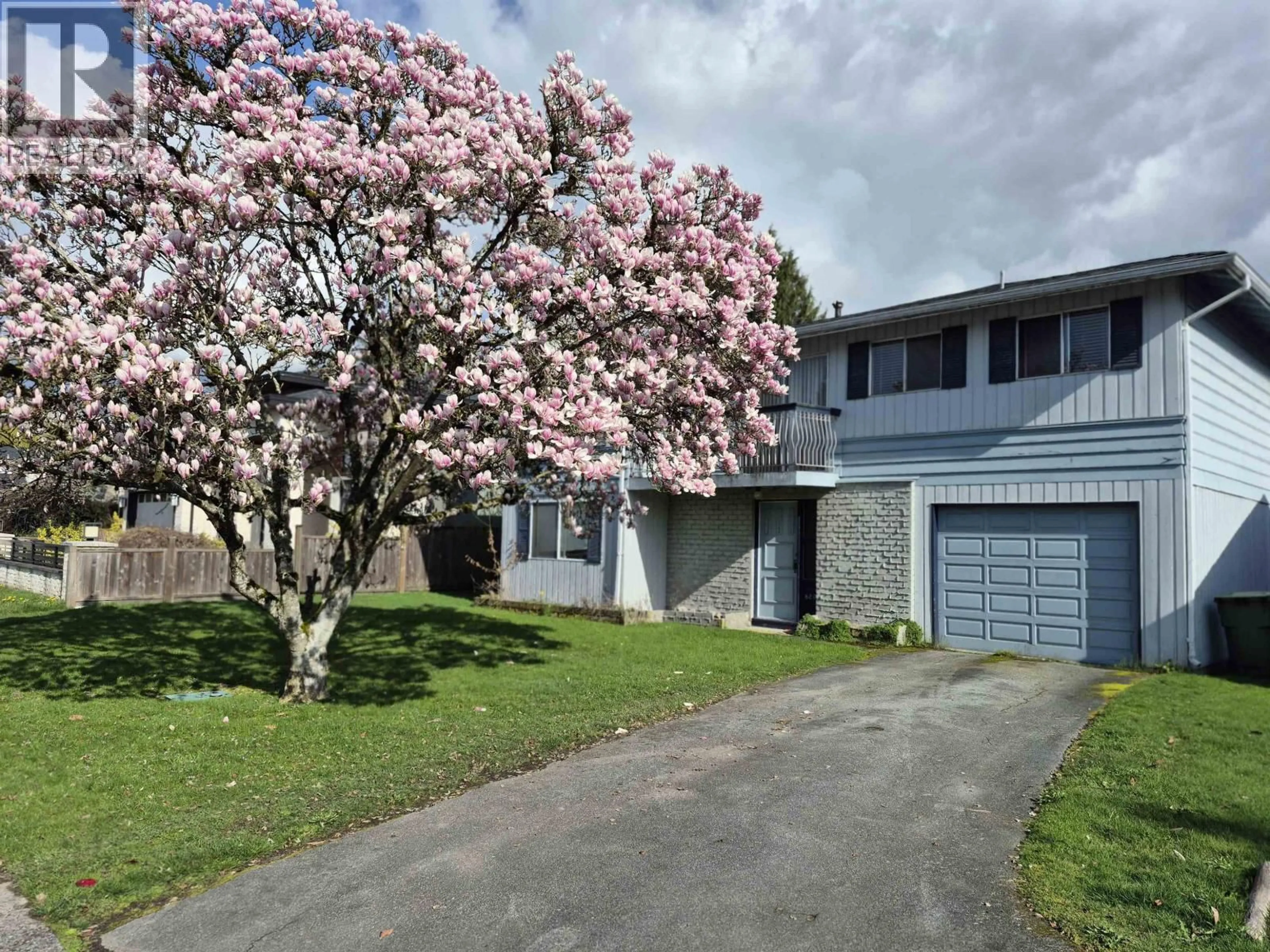 A pic from outside/outdoor area/front of a property/back of a property/a pic from drone, street for 6200 TASEKO CRESCENT, Richmond British Columbia V7C2N5