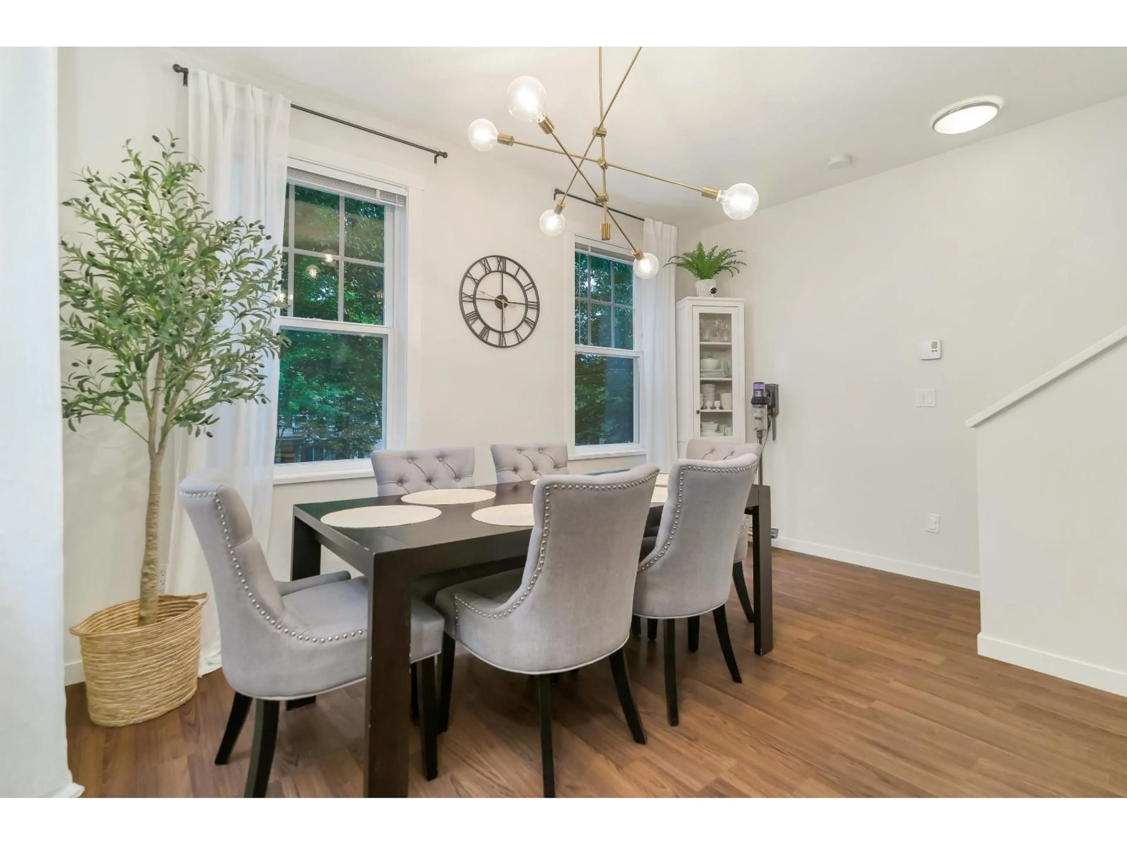 Dining room, wood/laminate floor for 8 - 7238 189, Surrey British Columbia V4N5Y8