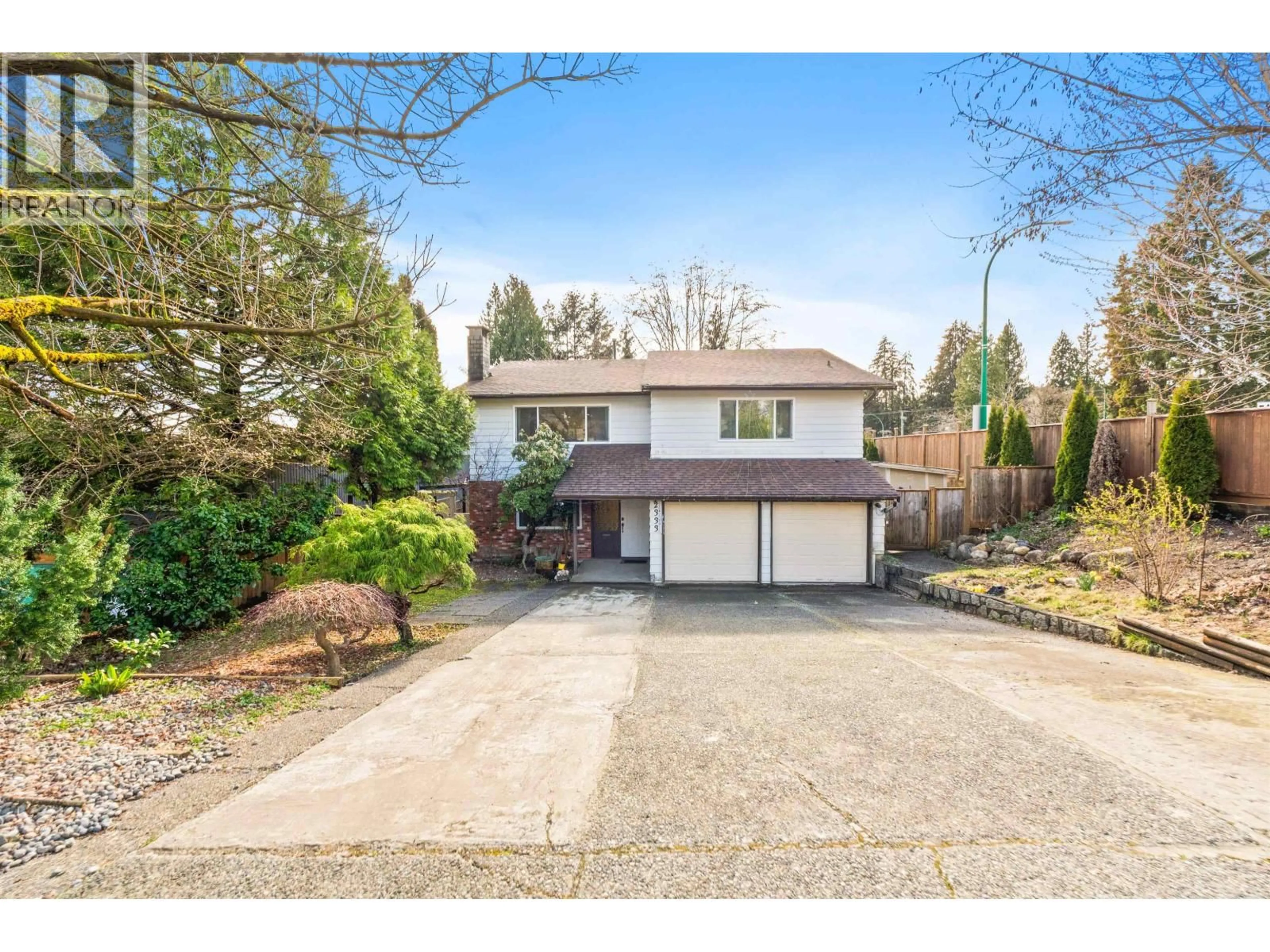 Unknown for 2333 KIRKSTONE ROAD, North Vancouver British Columbia V7J3M1