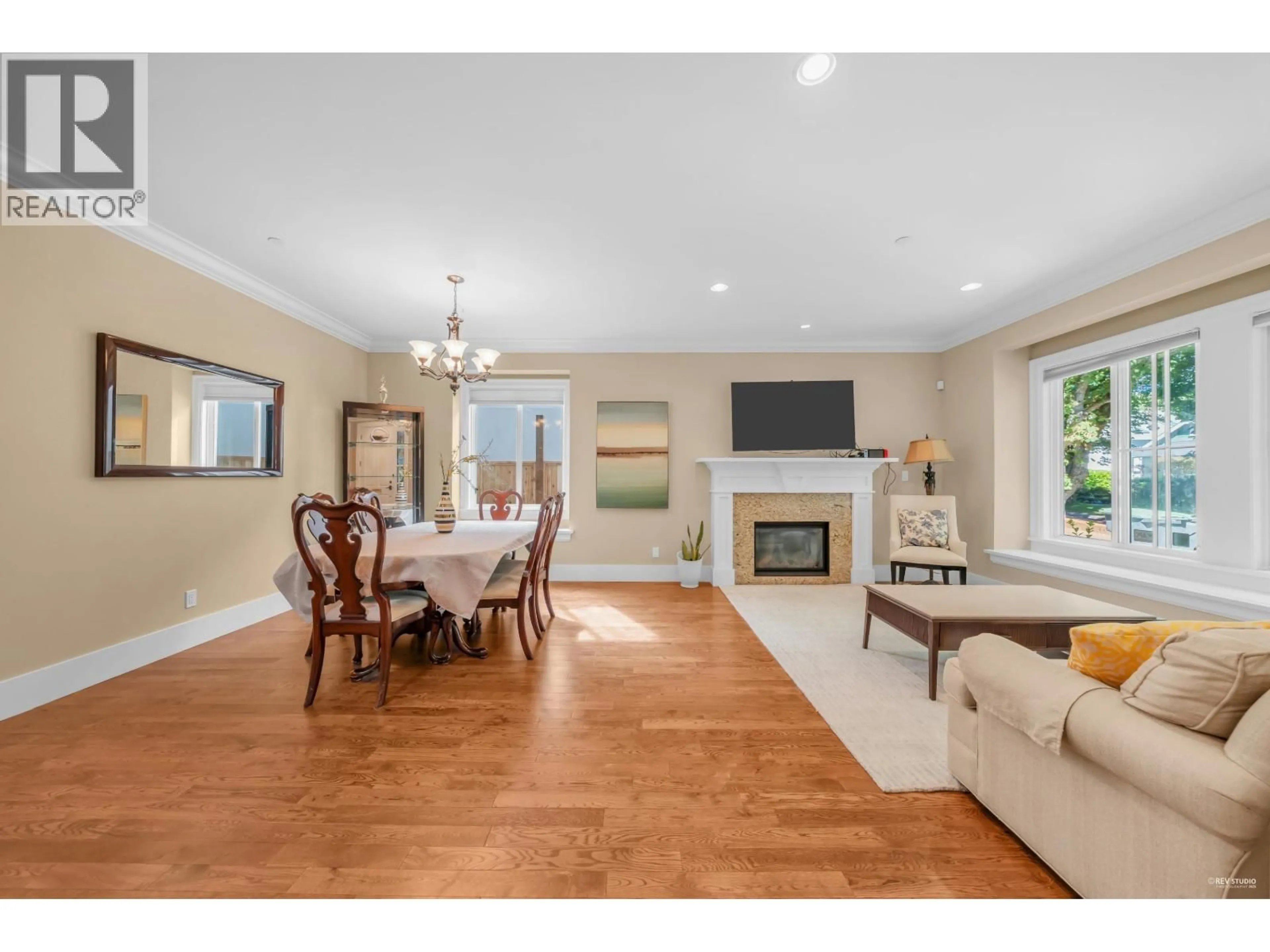 Unknown for 4146 14TH AVENUE, Vancouver British Columbia V6R2X5