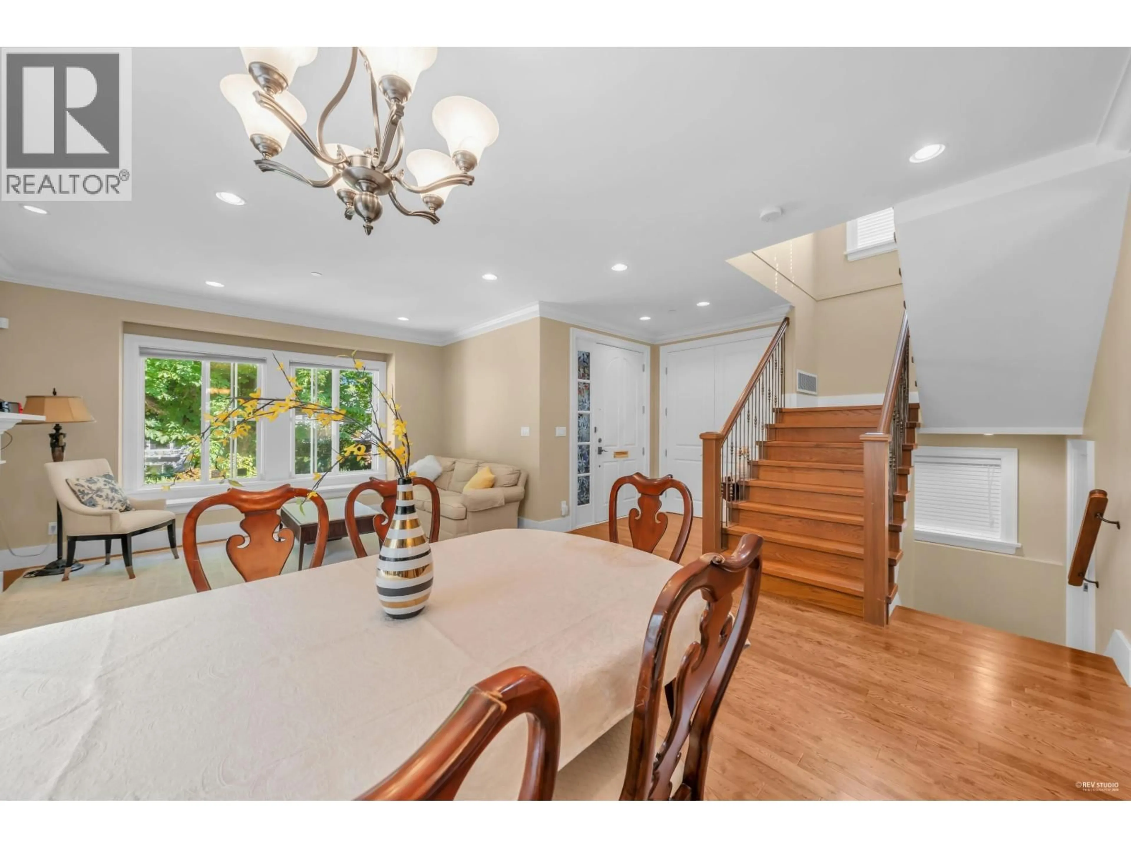 Dining room, wood/laminate floor for 4146 14TH AVENUE, Vancouver British Columbia V6R2X5