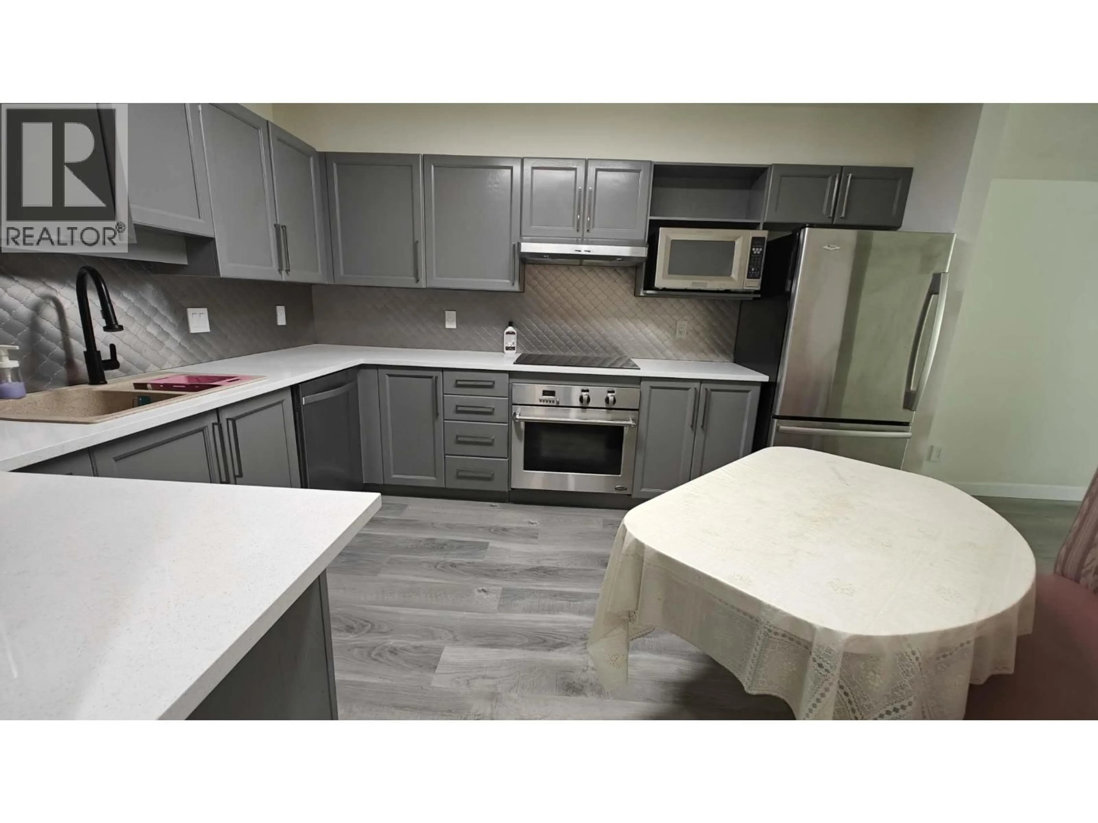 Standard kitchen, unknown for 409 - 6737 STATION HILL COURT, Burnaby British Columbia V3N4V2