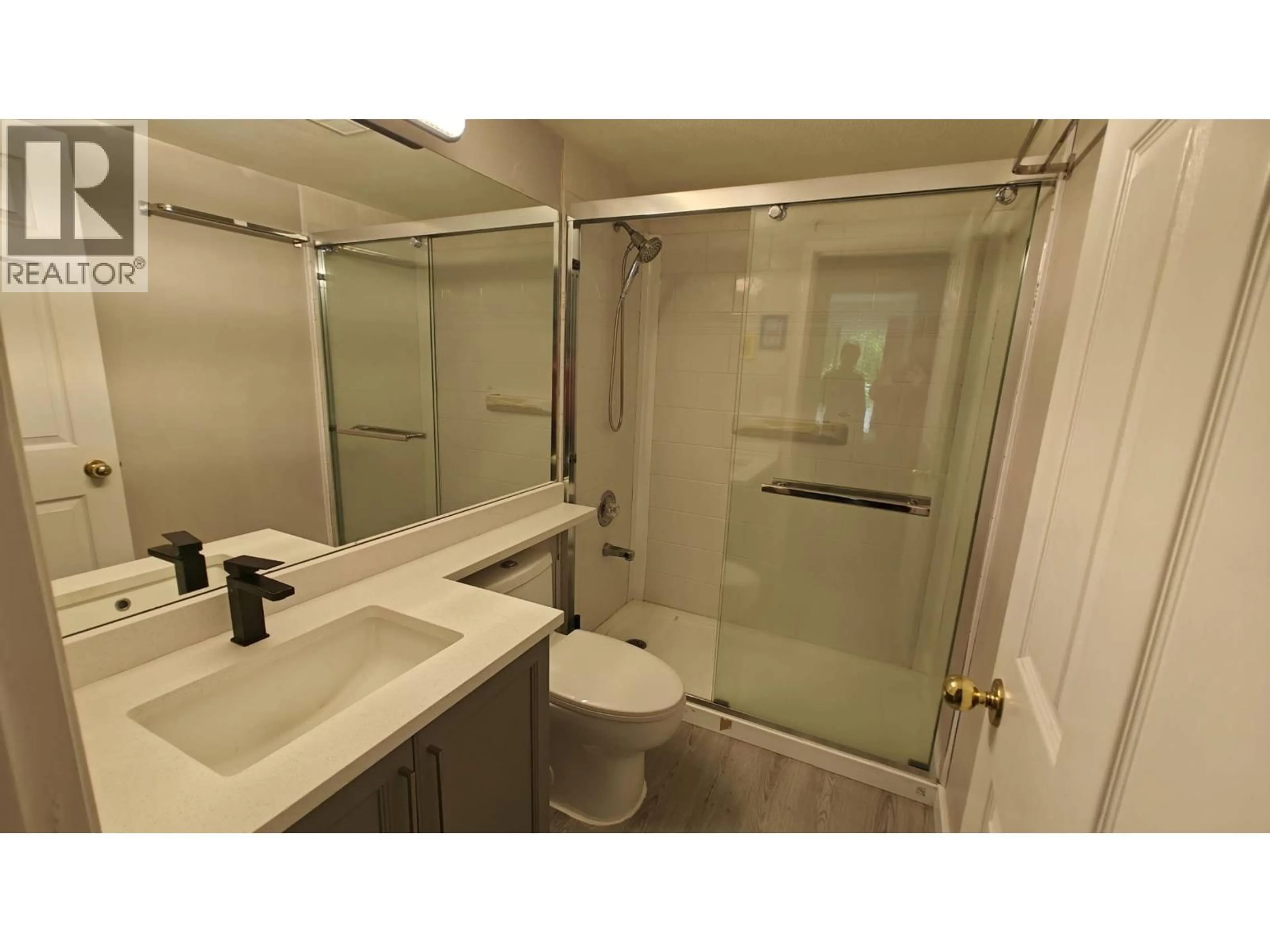 Standard bathroom, unknown for 409 - 6737 STATION HILL COURT, Burnaby British Columbia V3N4V2