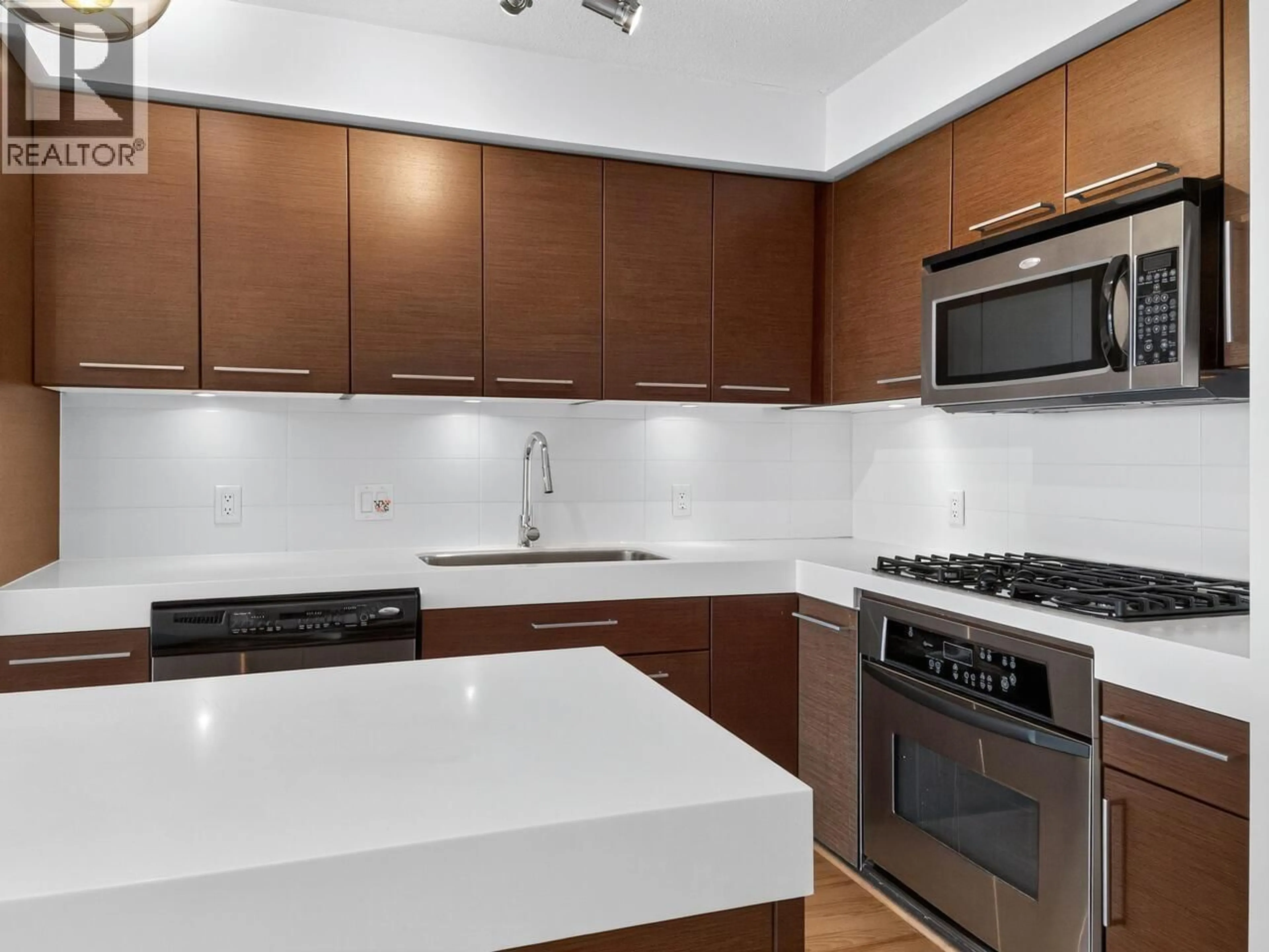 Standard kitchen, unknown for 1007 - 2770 SOPHIA STREET, Vancouver British Columbia V5T0A4