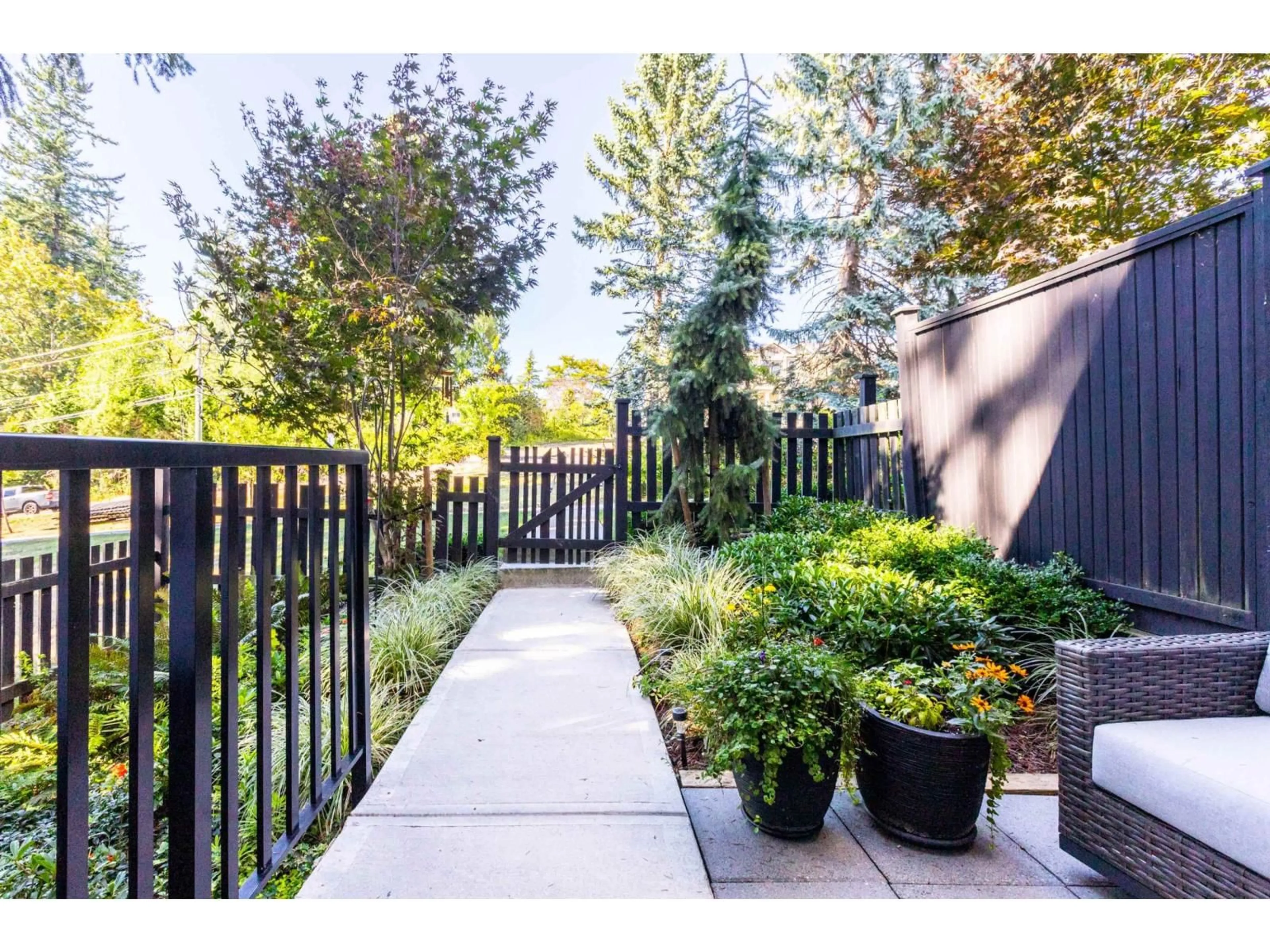 Patio, street for 45 - 16433 19, Surrey British Columbia V3Z0Z1