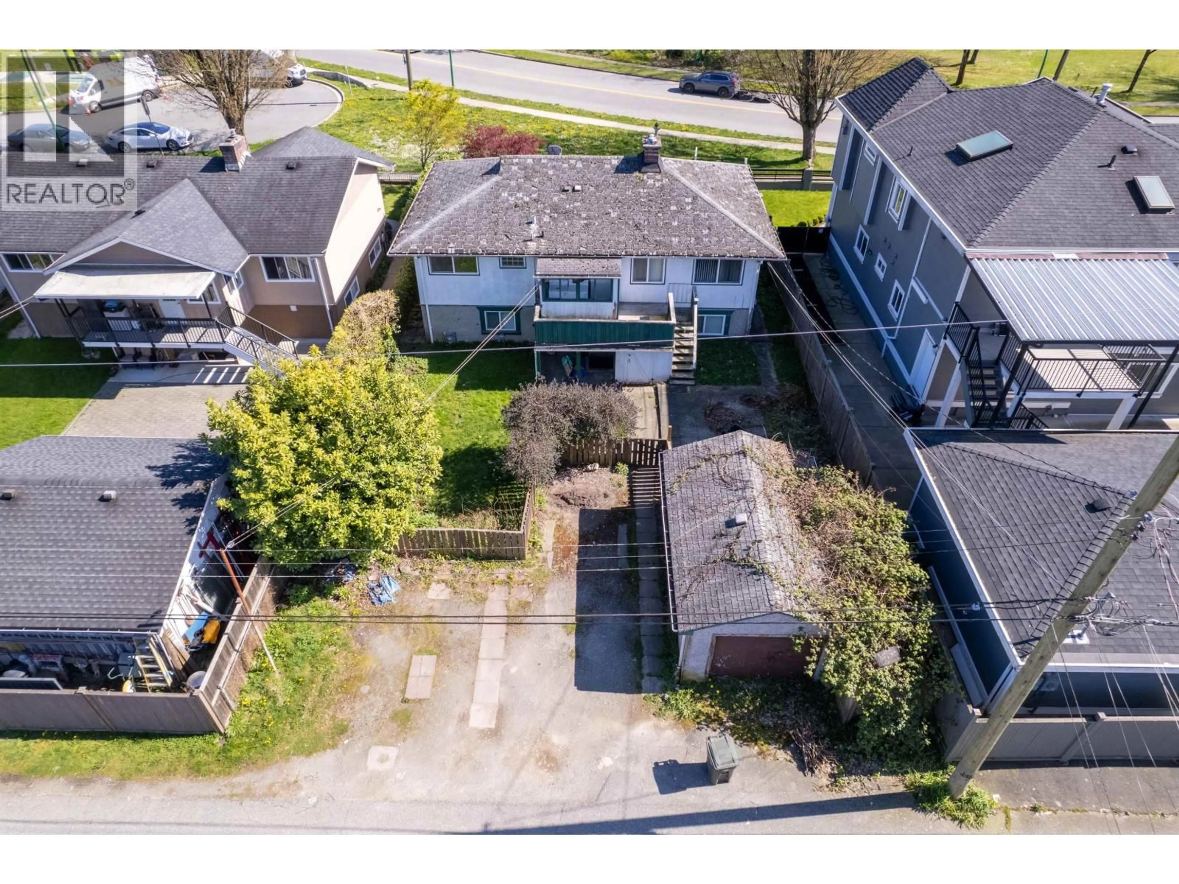 A pic from outside/outdoor area/front of a property/back of a property/a pic from drone, street for 7975 16TH AVENUE, Burnaby British Columbia V3N1R4