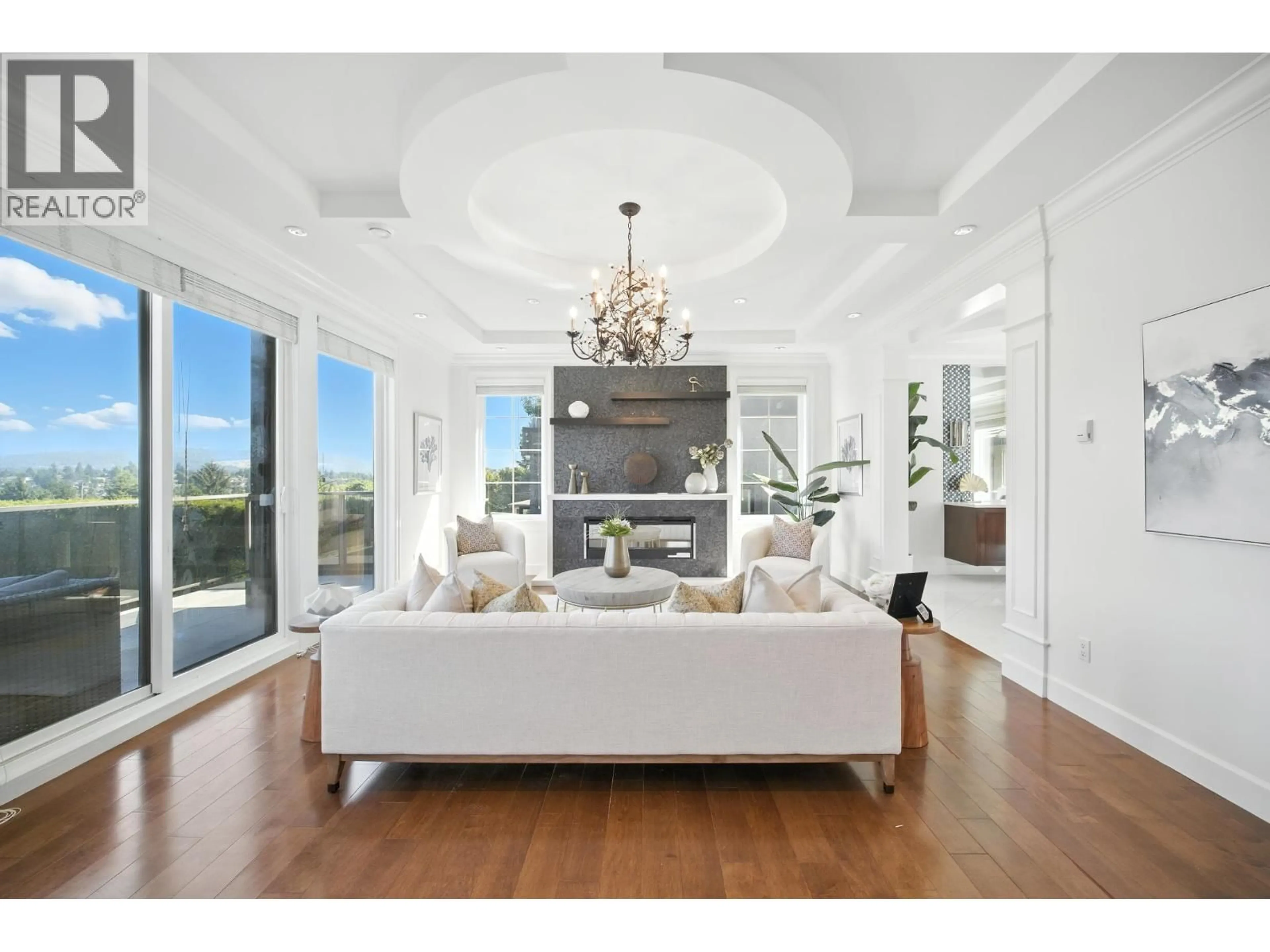 Living room with furniture, unknown for 4676 BURKE STREET, Burnaby British Columbia V5H1C3