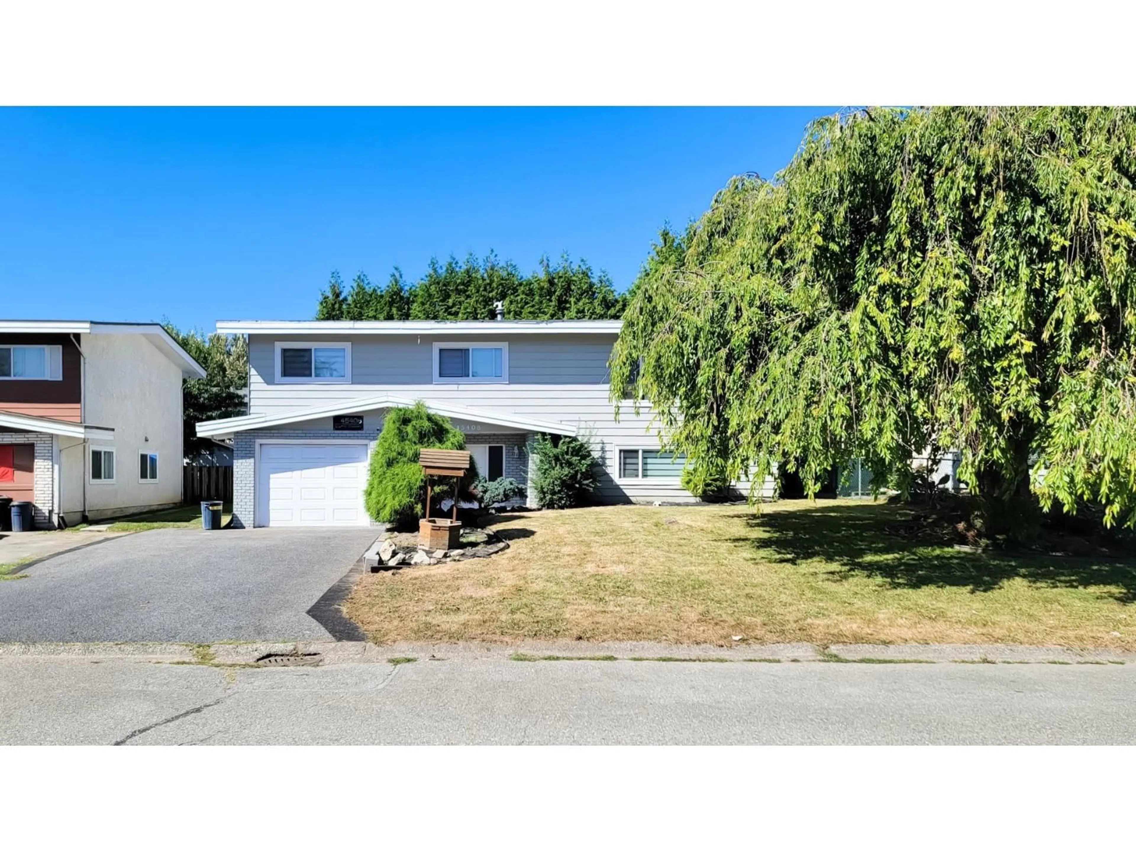 Home with vinyl exterior material, street for 45408 SPARTAN CRESCENT, Chilliwack British Columbia V2P6V2