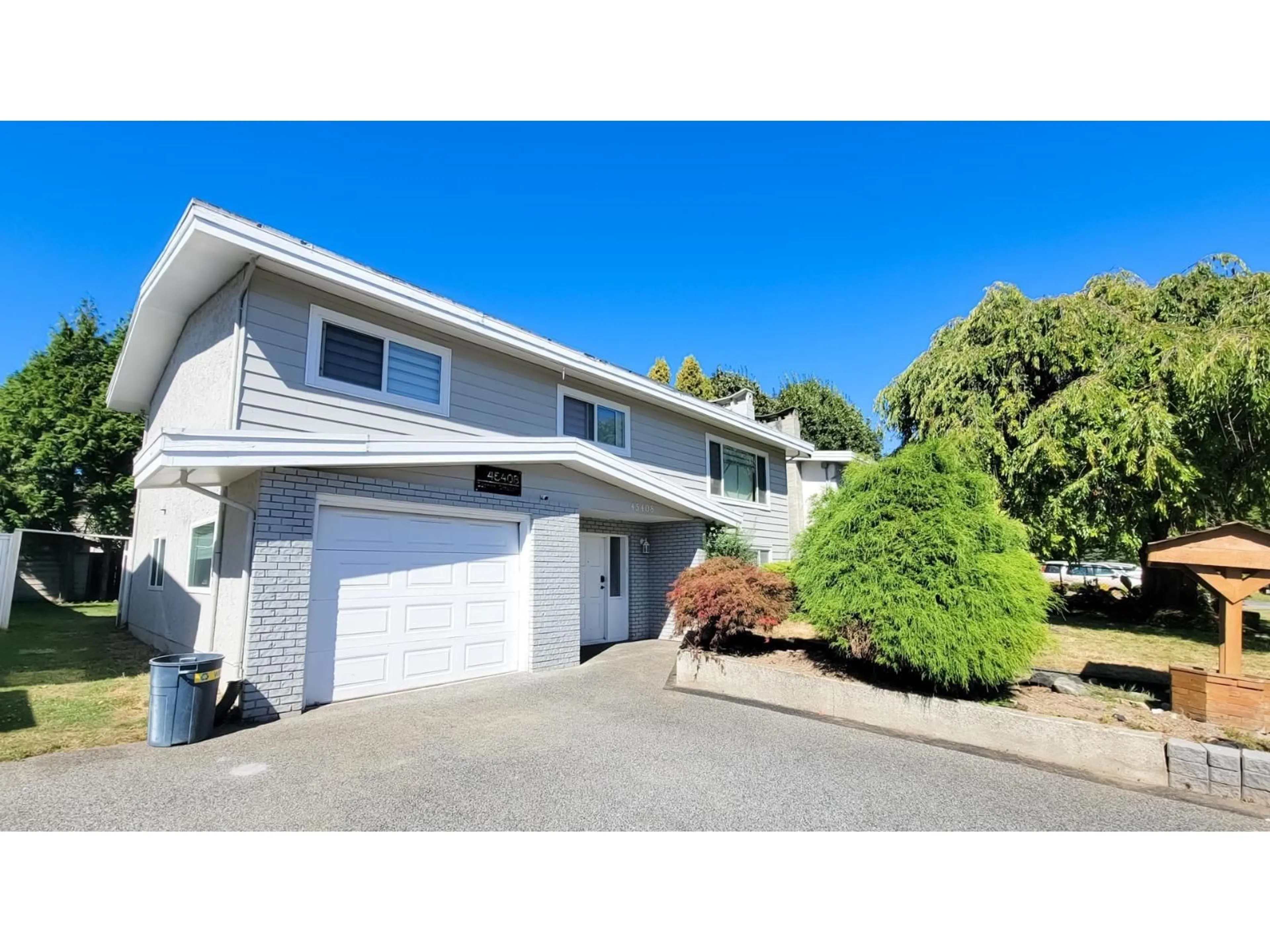 Home with vinyl exterior material, street for 45408 SPARTAN CRESCENT, Chilliwack British Columbia V2P6V2