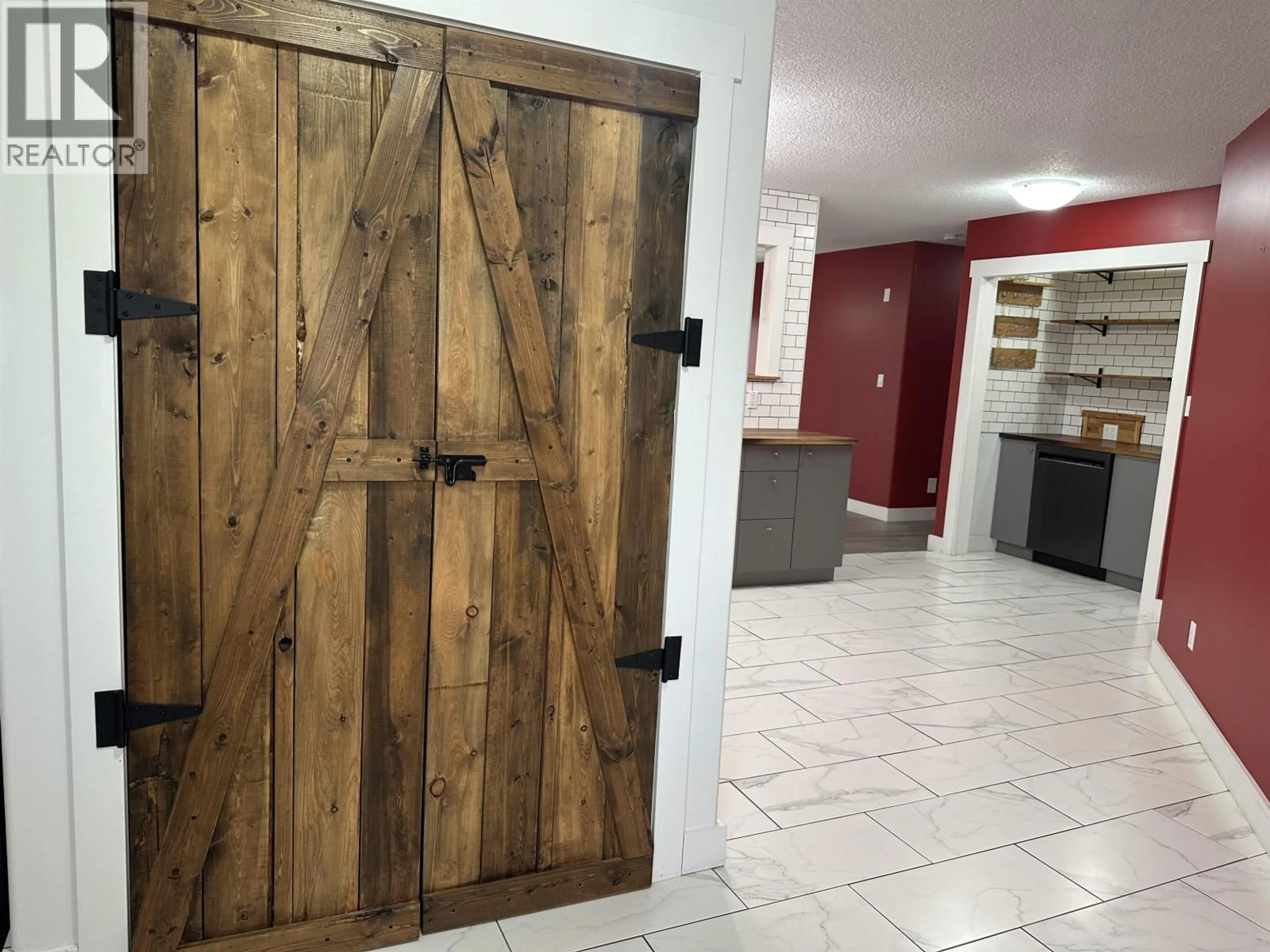 Indoor entryway for 9917 115 AVENUE, Fort St. John British Columbia V1J6R8