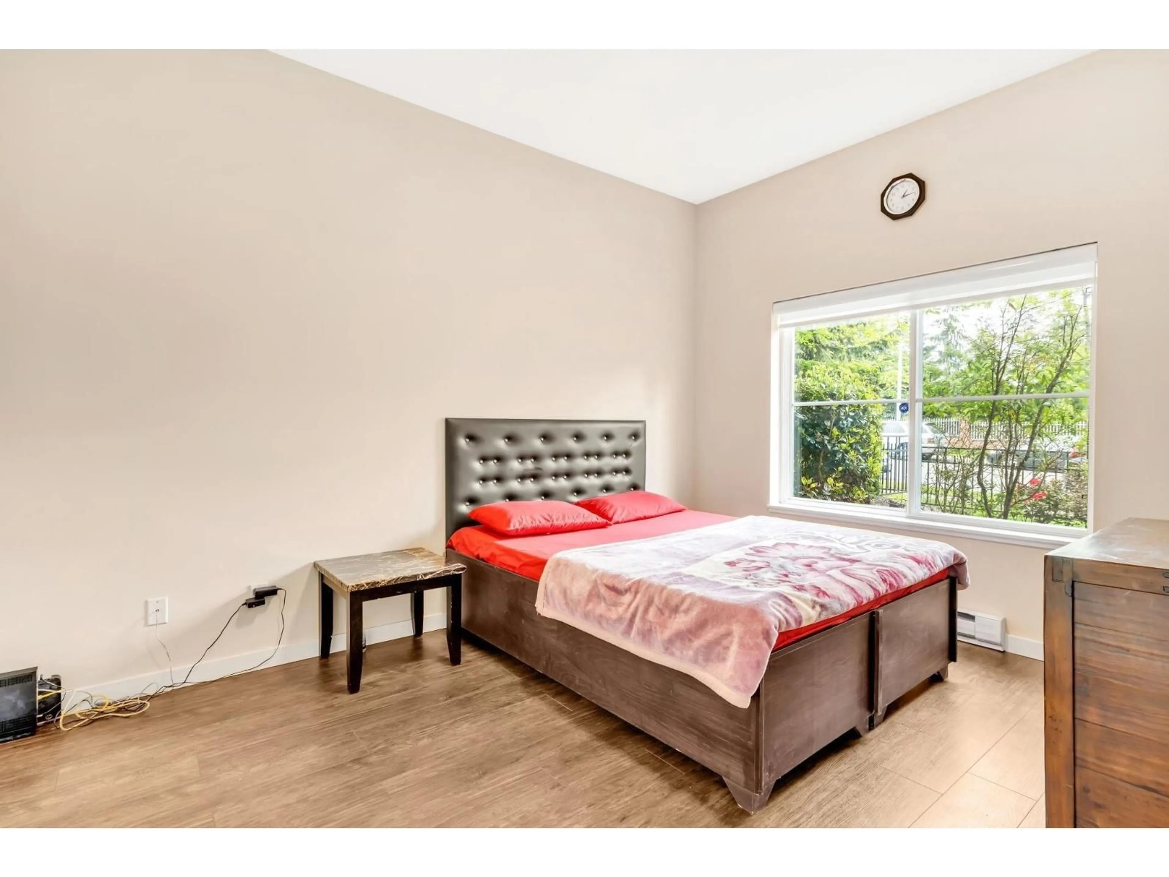 Bedroom with bed, wood/laminate floor for 184 - 12040 68, Surrey British Columbia V3W1P5