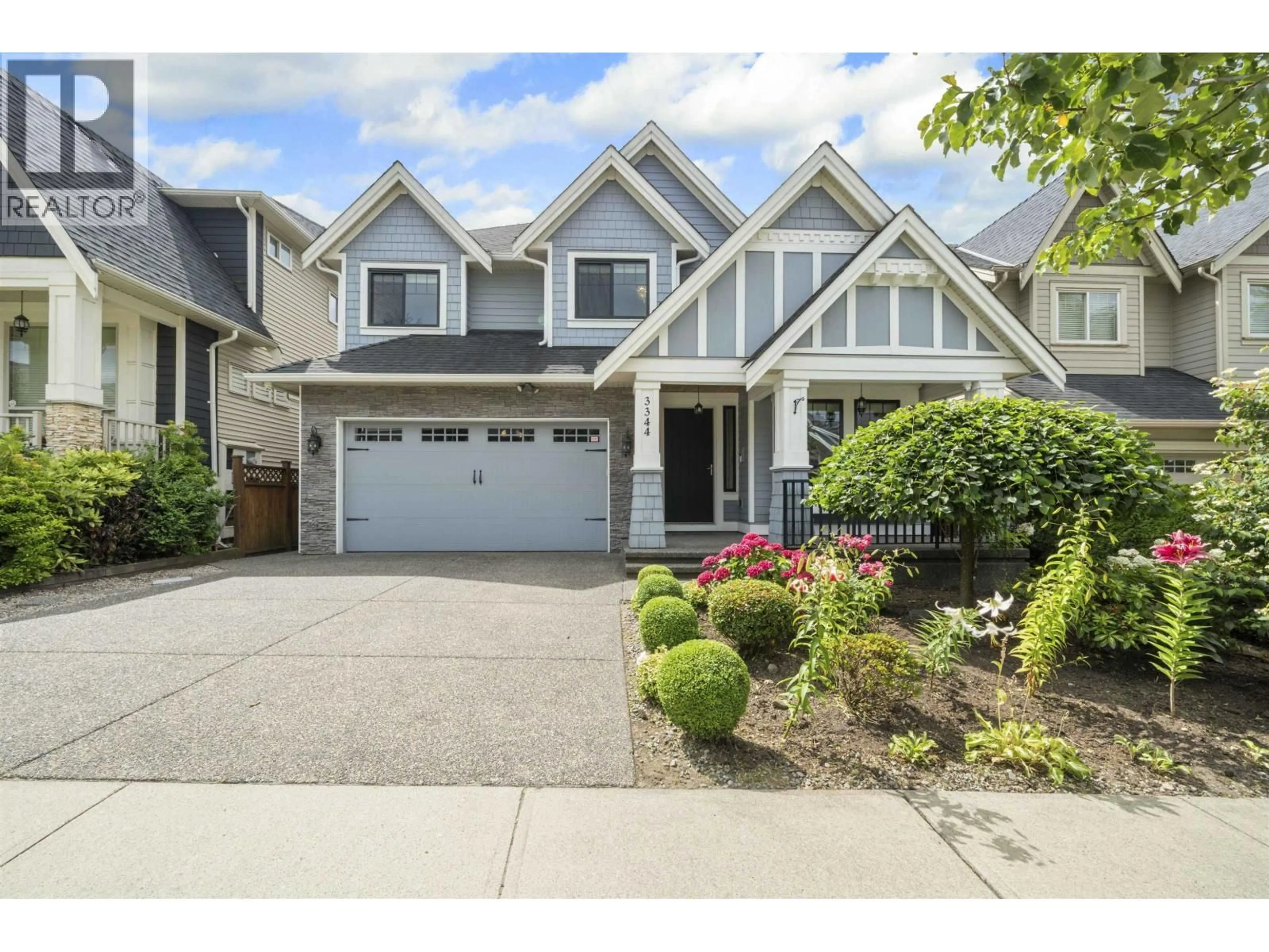 Home with vinyl exterior material, street for 3344 PALISADE PLACE, Coquitlam British Columbia V3E0E2