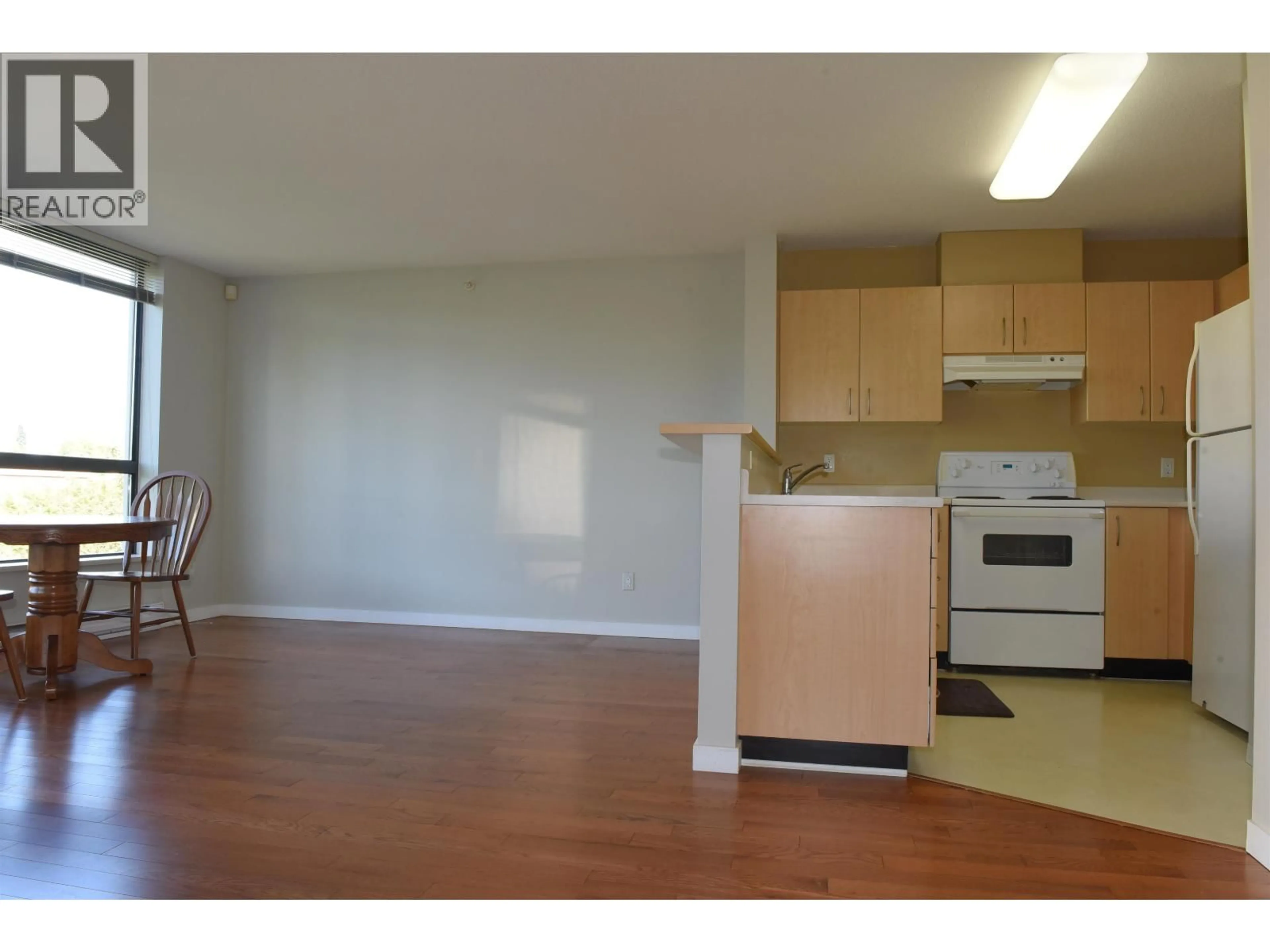 A pic of a room for 512 - 3588 CROWLEY DRIVE, Vancouver British Columbia V5R6H3