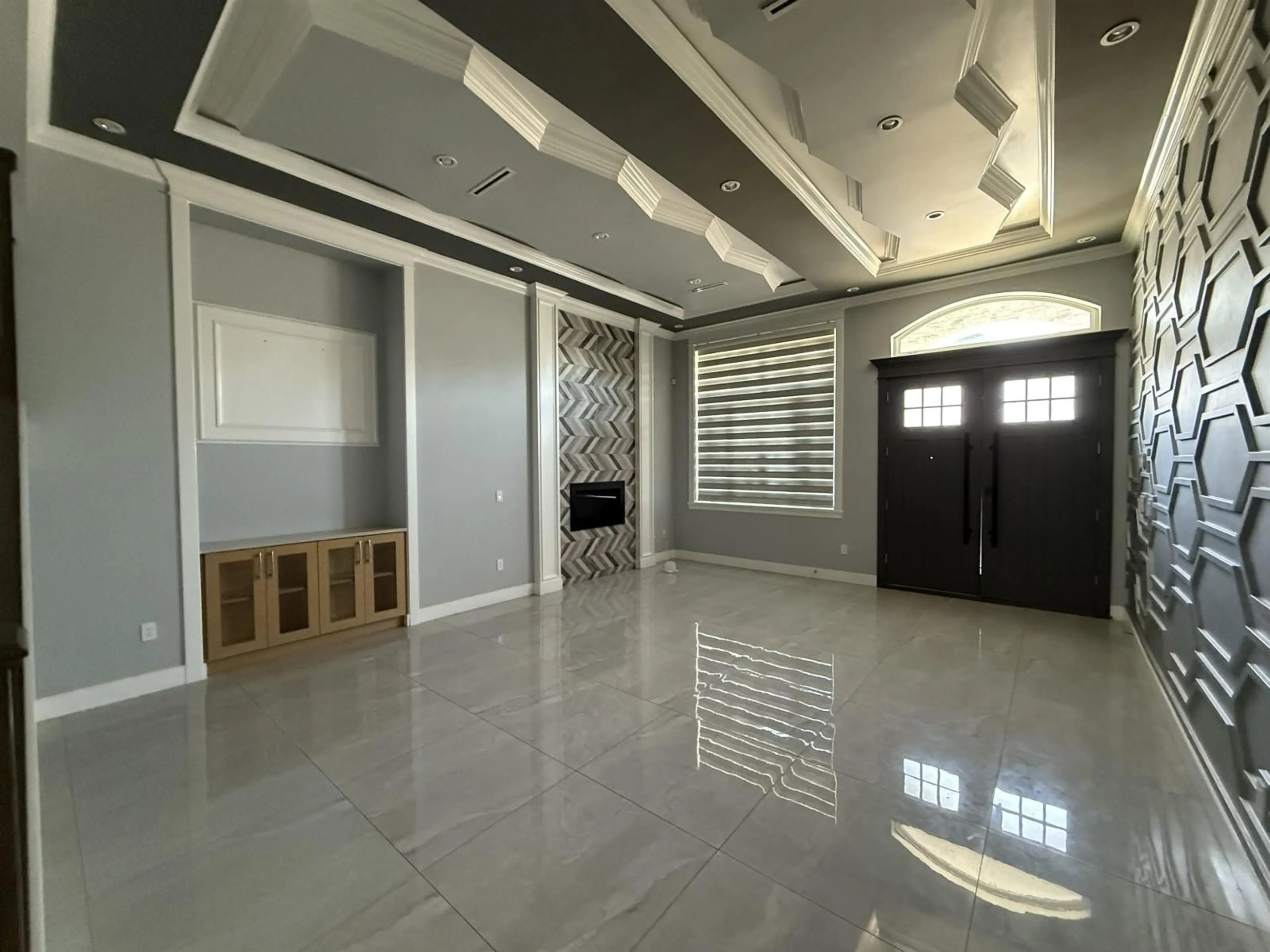 Indoor foyer for 12711 104A, Surrey British Columbia V3V6C1