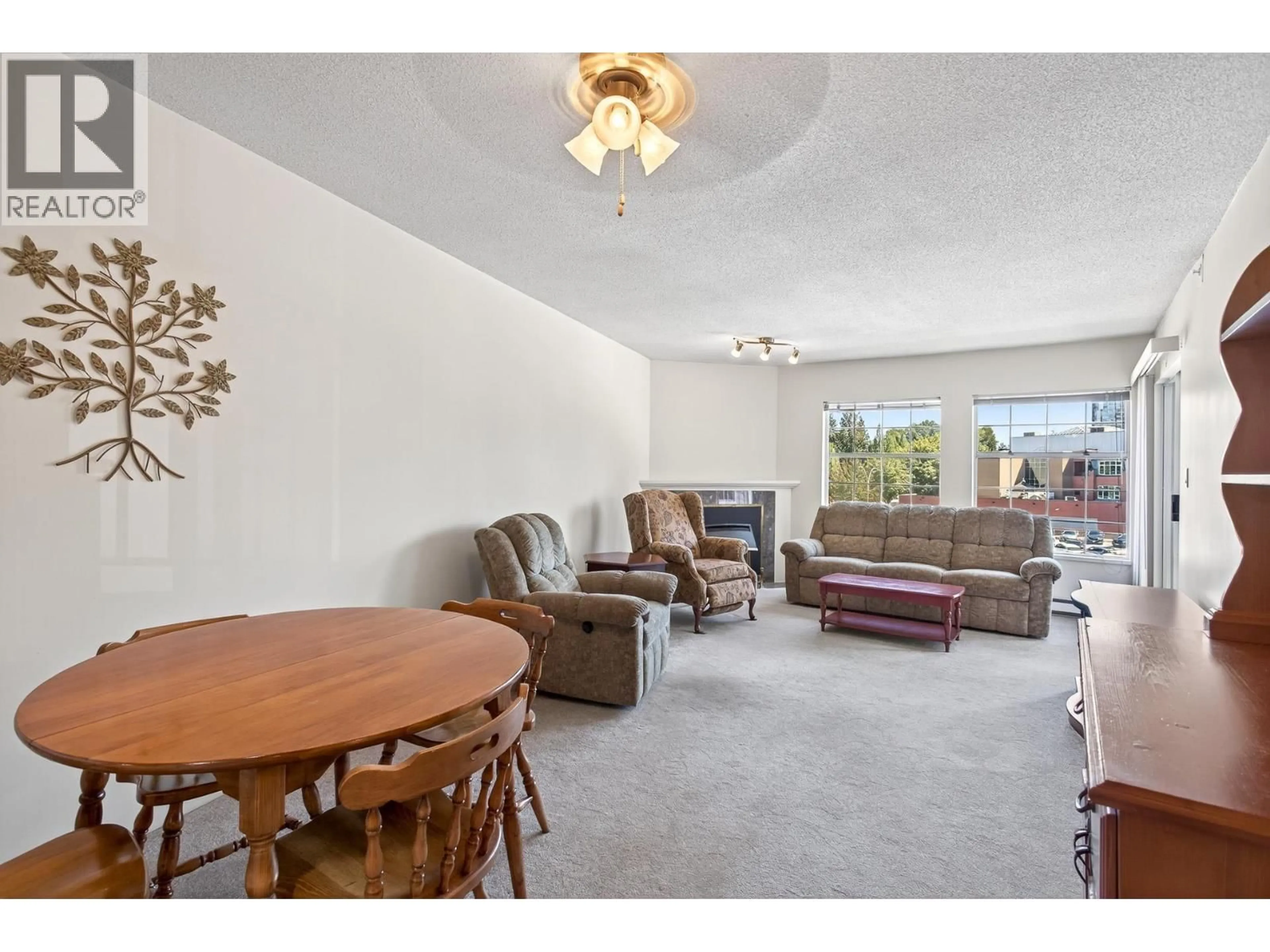 Living room with furniture, unknown for 403 - 2973 BURLINGTON DRIVE, Coquitlam British Columbia V3B6X1