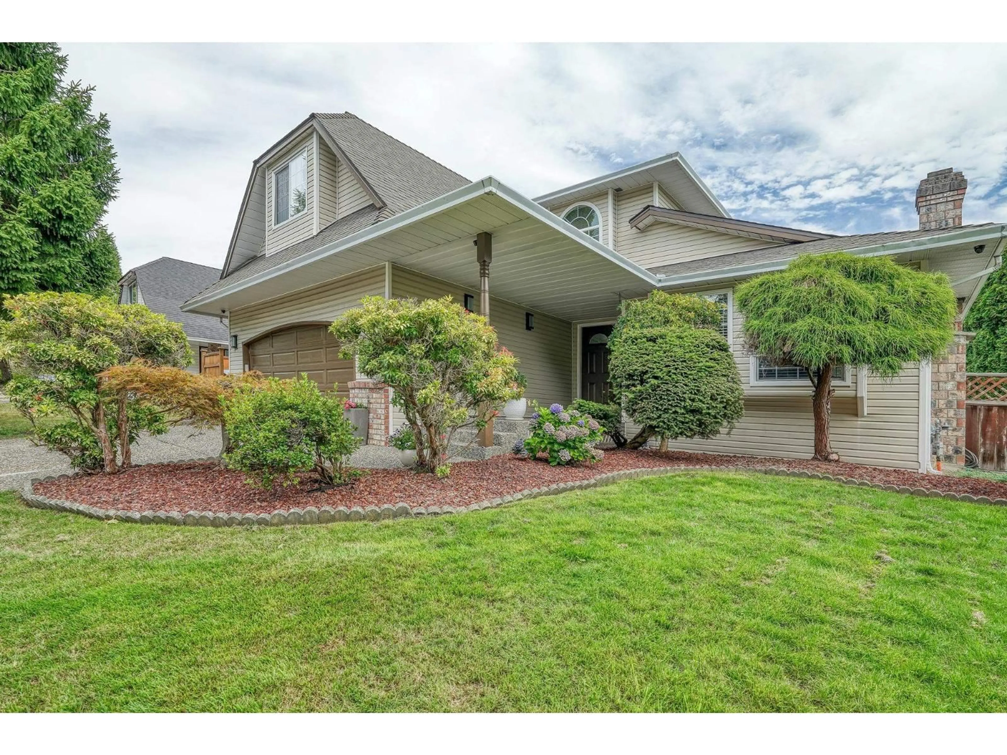 Home with vinyl exterior material, unknown for 5910 133, Surrey British Columbia V3X2N6