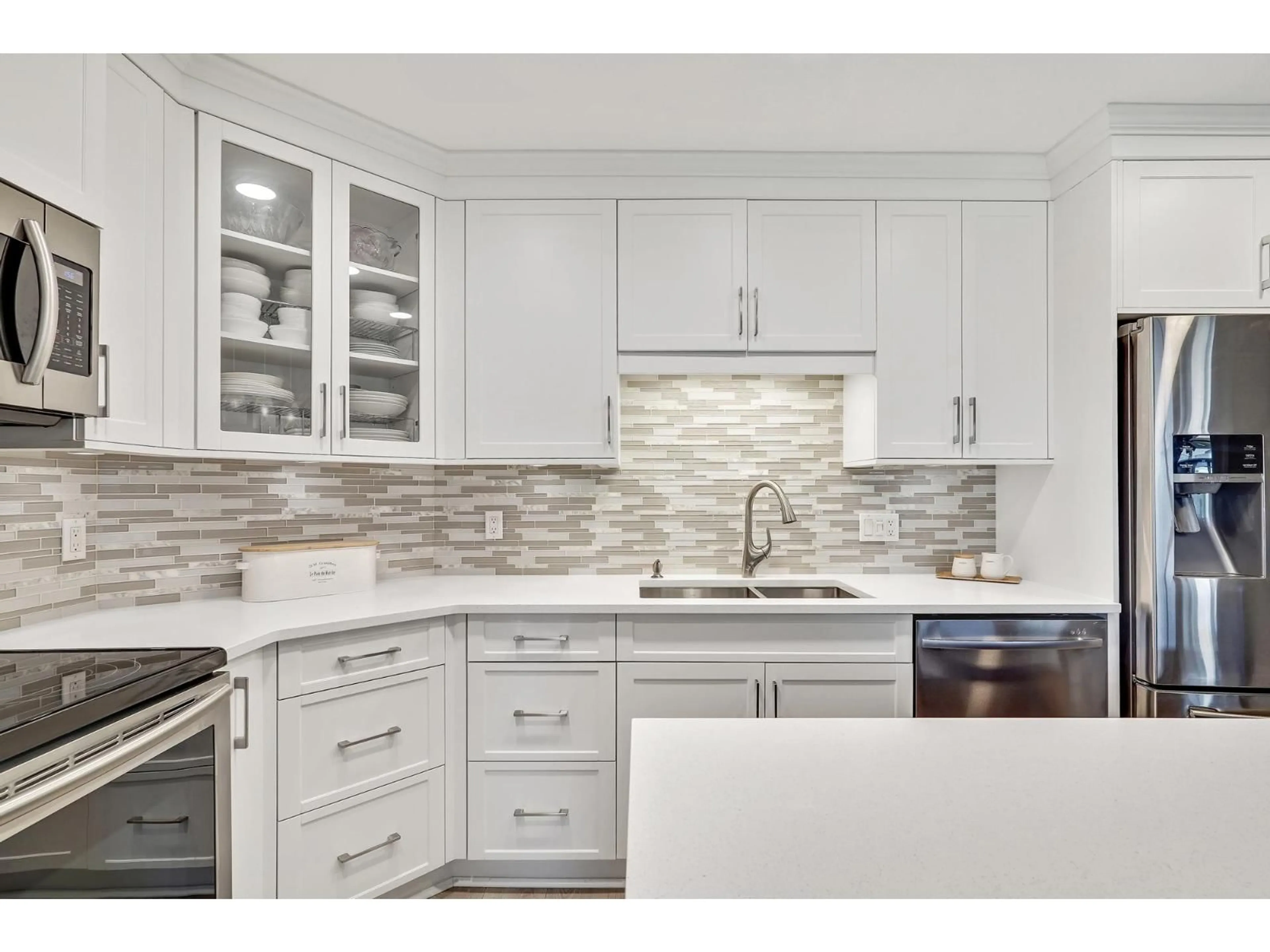 Contemporary kitchen, ceramic/tile floor for 5910 133, Surrey British Columbia V3X2N6