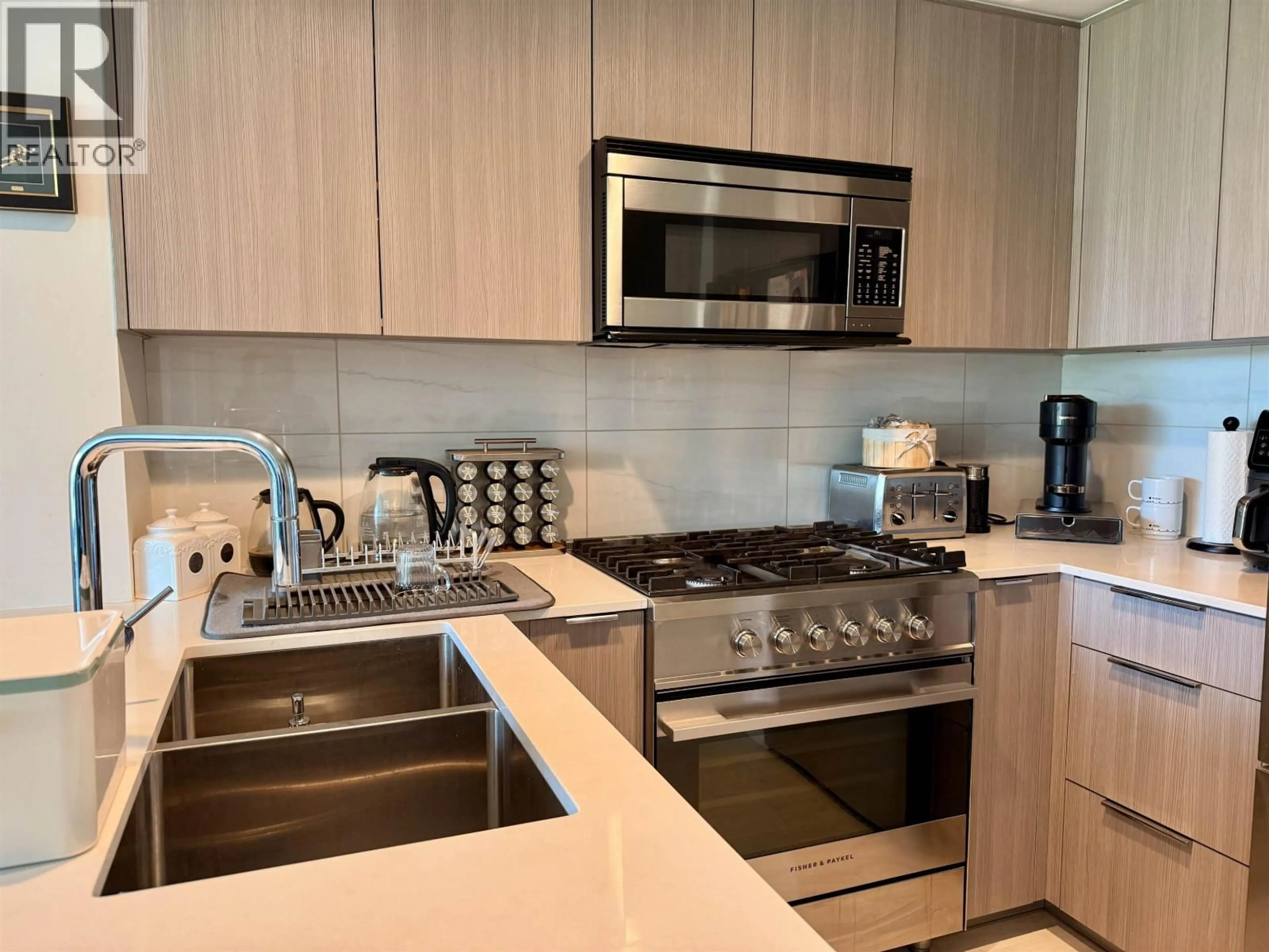 Standard kitchen, unknown for 1408 - 1401 HUNTER STREET, North Vancouver British Columbia V7J0E2