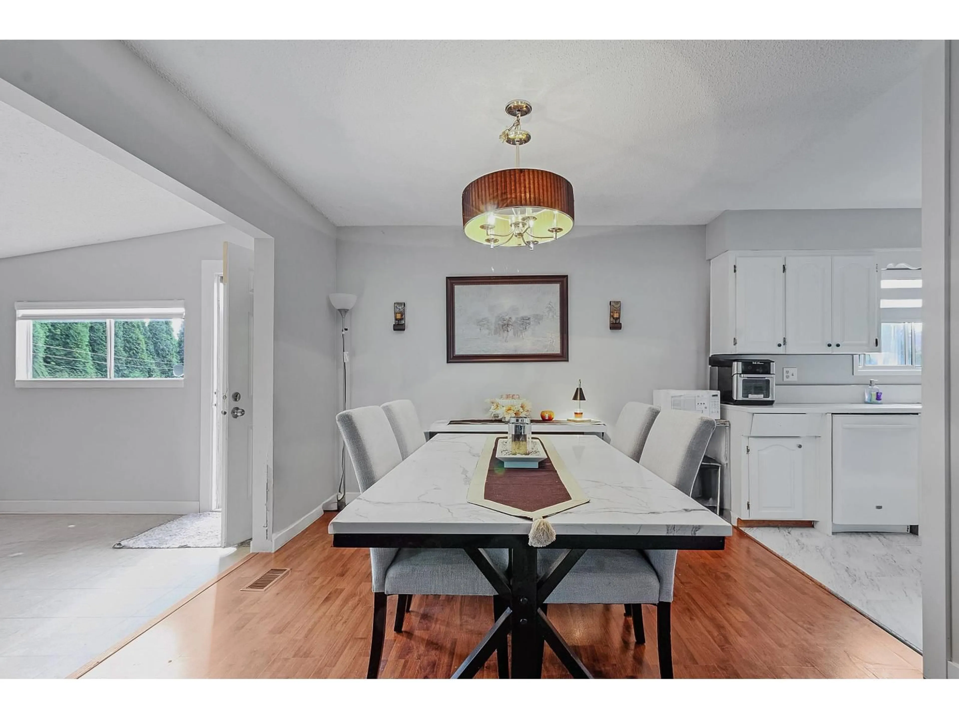 Dining room, wood/laminate floor for 6395 EDSON DRIVE, Chilliwack British Columbia V2R4C1
