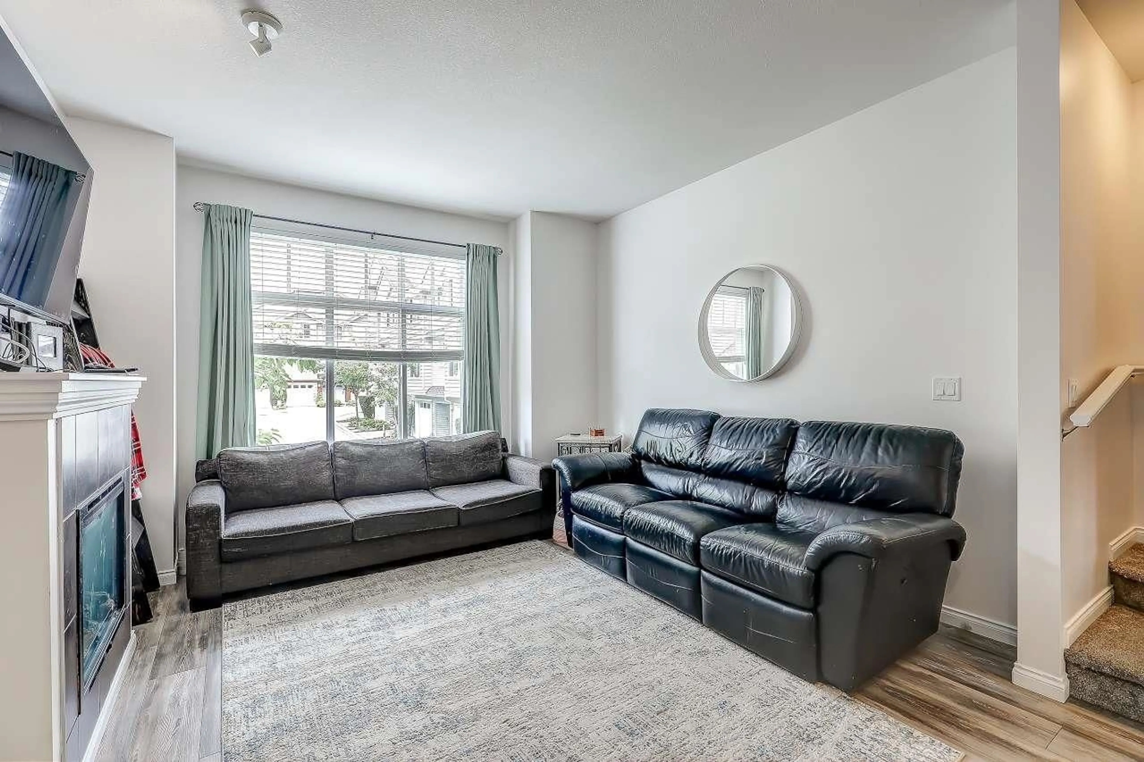 Living room with furniture, unknown for 50 - 19480 66, Surrey British Columbia V4N5W7