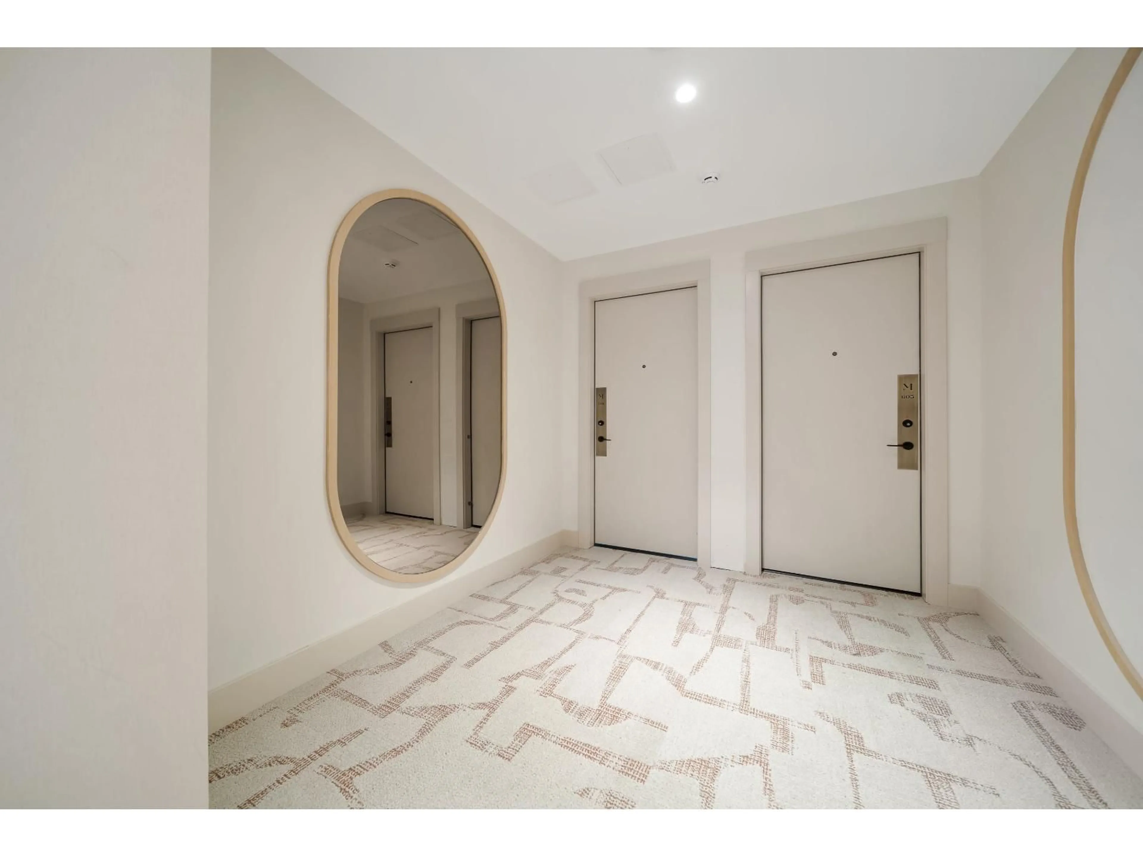 Indoor foyer for 604 - 1342 JOHNSTON, White Rock British Columbia V4B3Z2