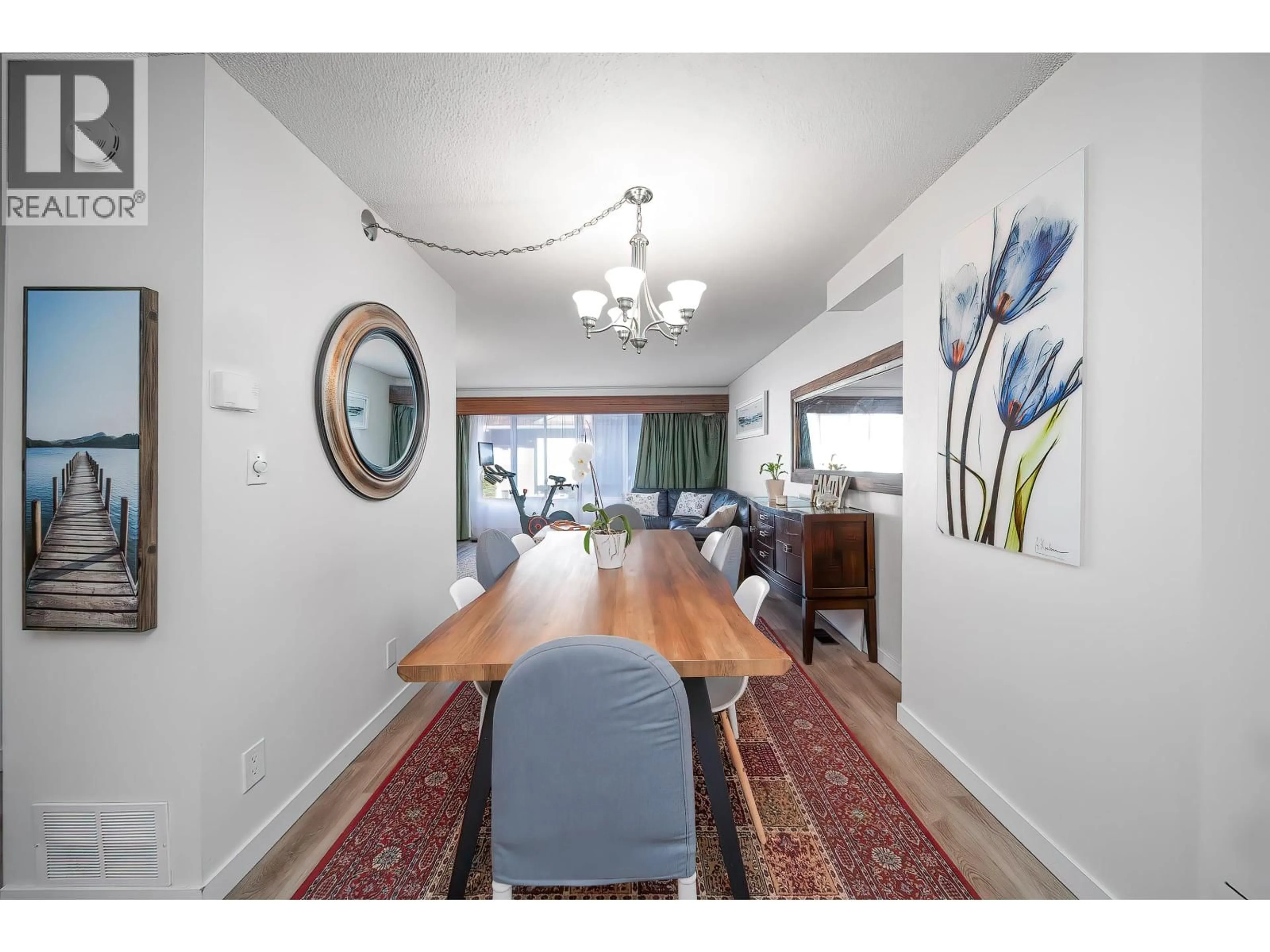 Dining room, wood/laminate floor for 2068 SPRINGER AVENUE, Burnaby British Columbia V5B3M5