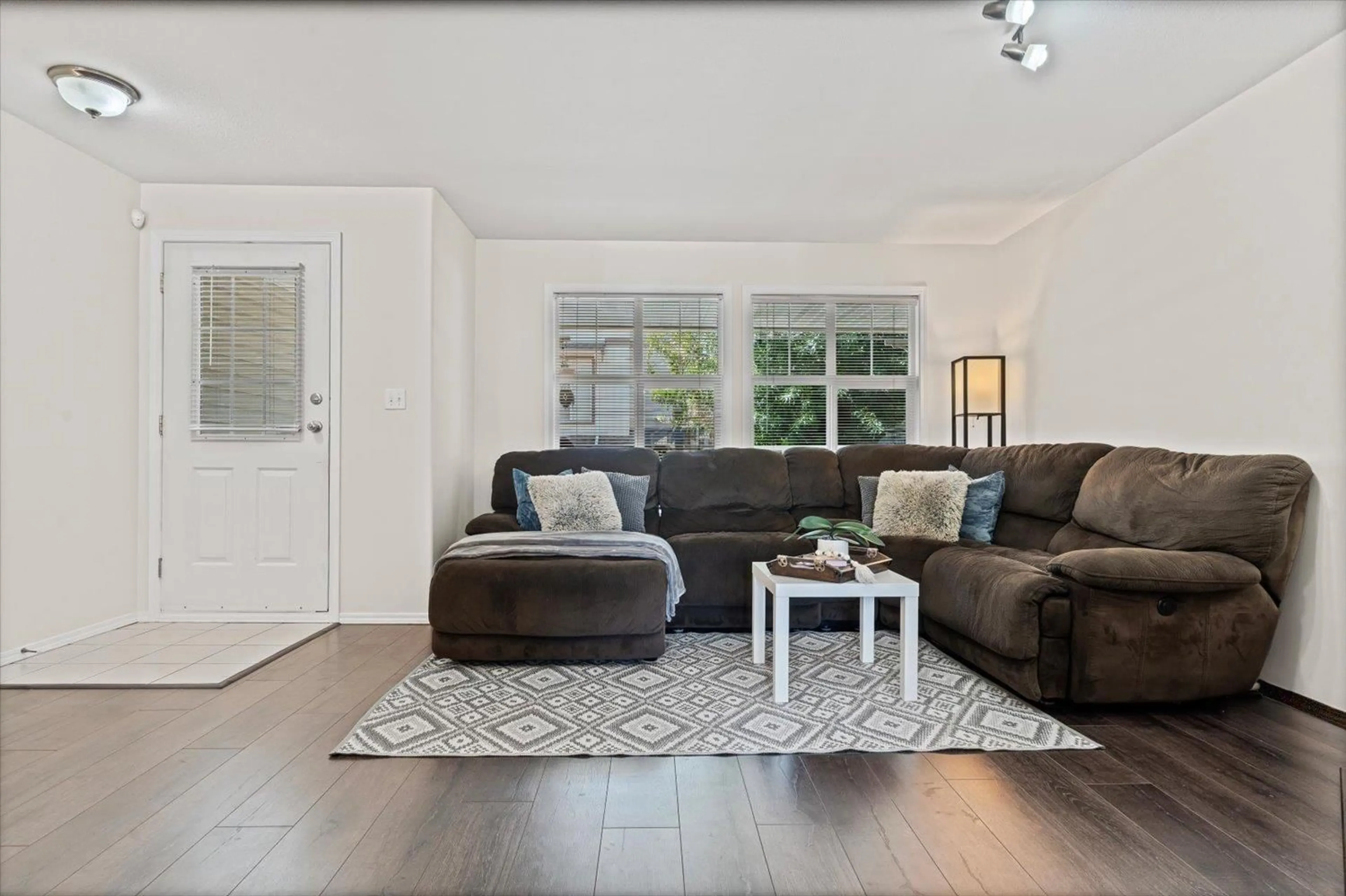 Living room with furniture, unknown for 171 - 6450 VEDDER ROAD, Chilliwack British Columbia V2R5N7