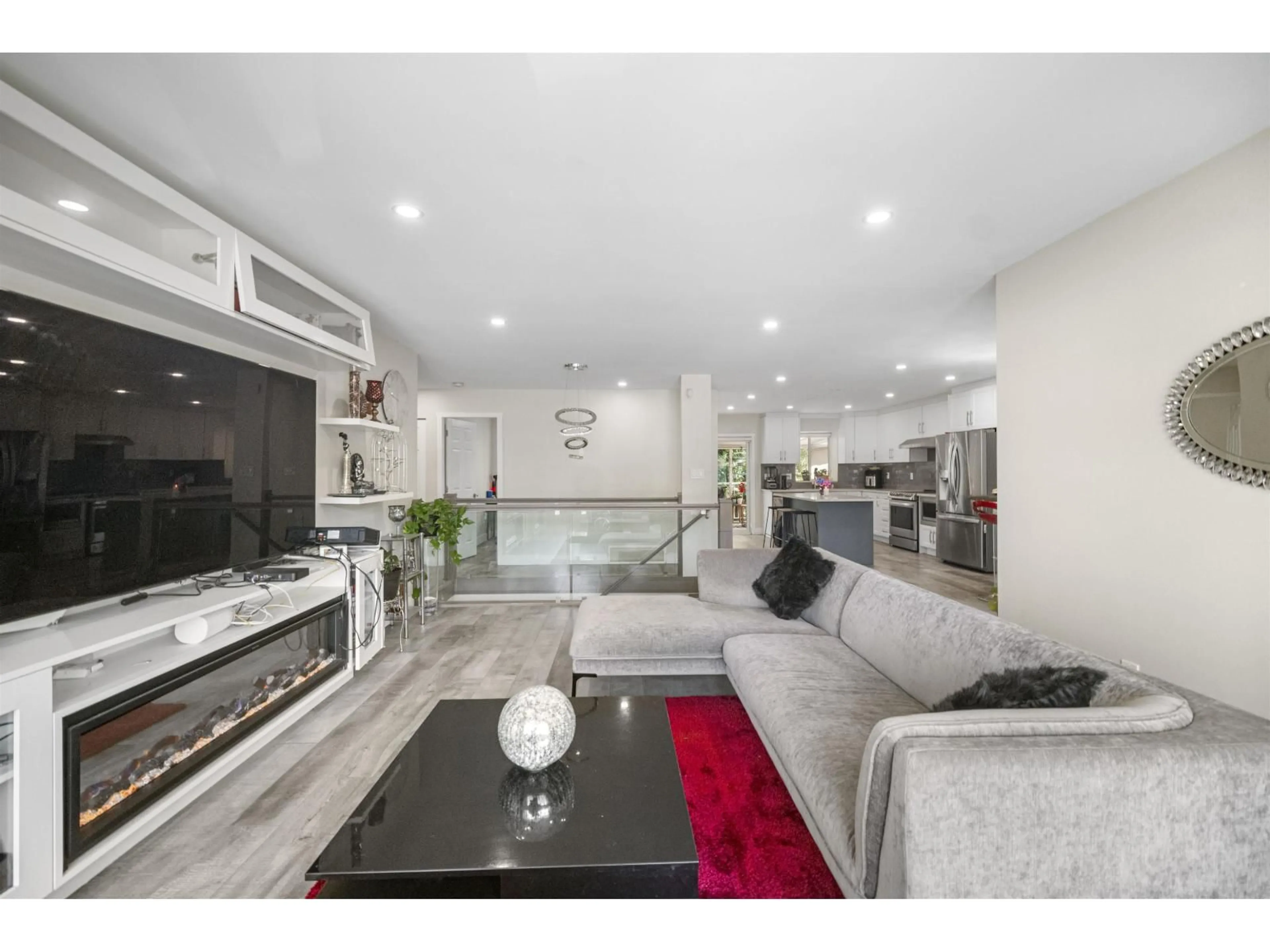 Living room with furniture, unknown for 5258 197, Langley British Columbia V3A7X8