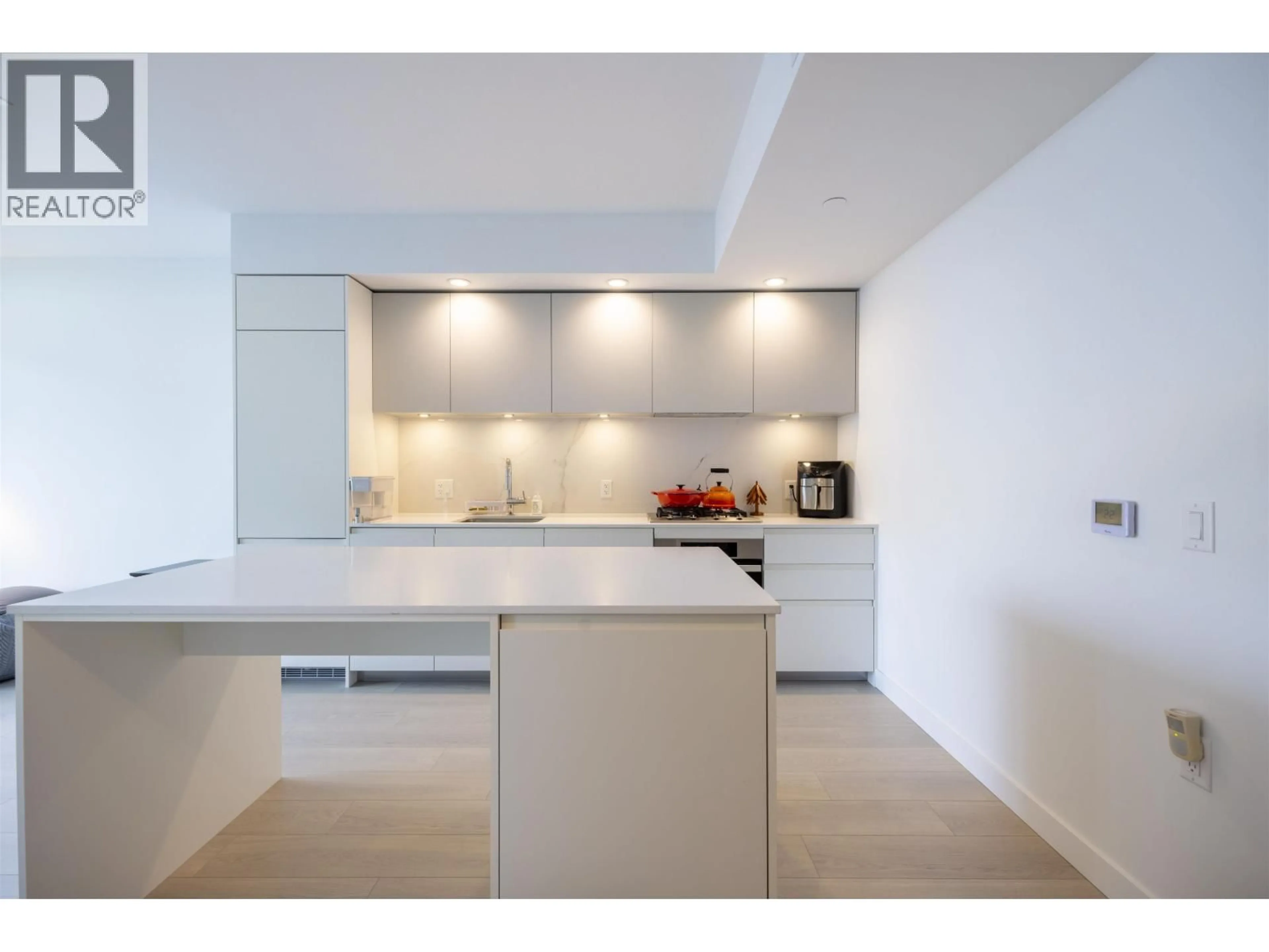 Contemporary kitchen, unknown for 3008 - 6537 TELFORD AVENUE, Burnaby British Columbia V5H0K9