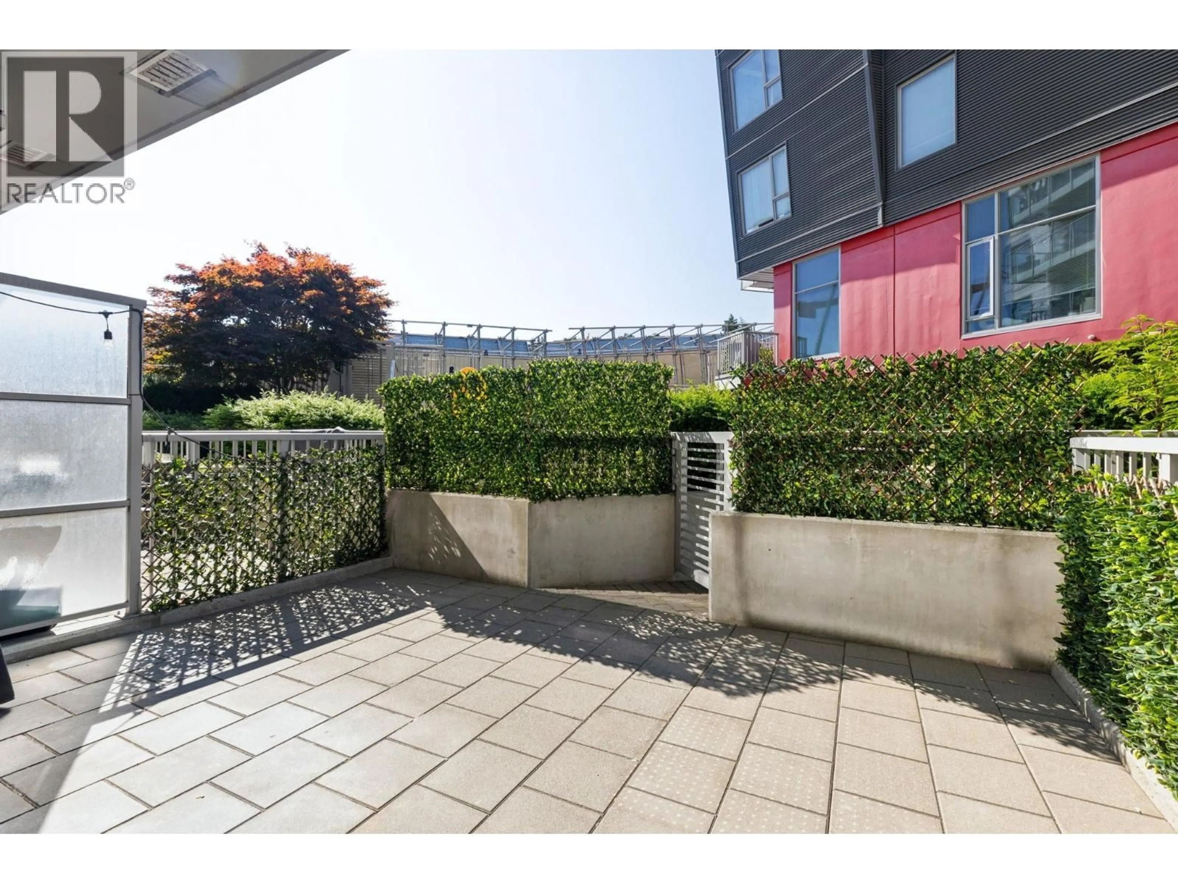 Patio, street for 215 - 384 1ST AVENUE, Vancouver British Columbia V5T0G5