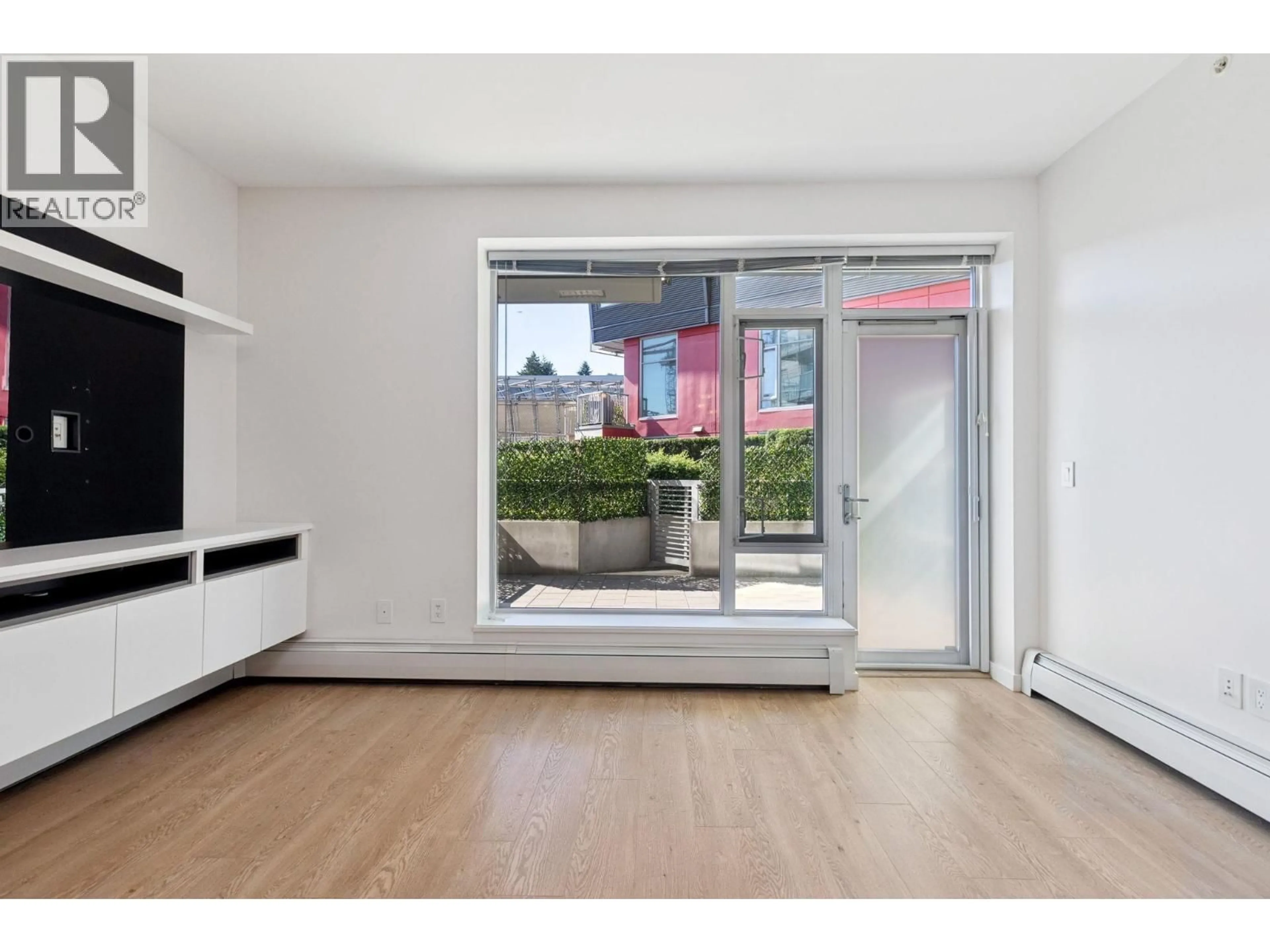 A pic of a room for 215 - 384 1ST AVENUE, Vancouver British Columbia V5T0G5