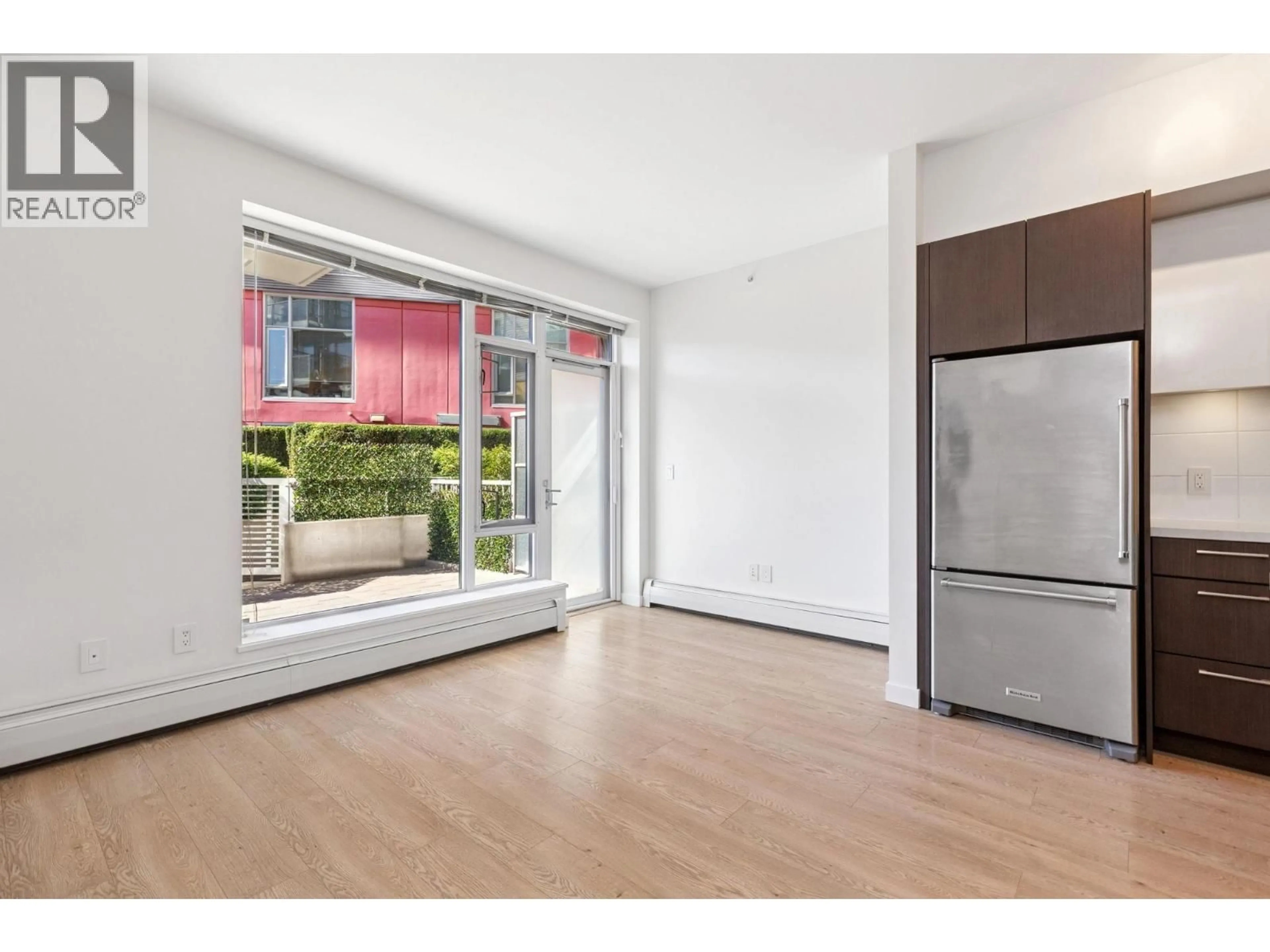 Unknown for 215 - 384 1ST AVENUE, Vancouver British Columbia V5T0G5