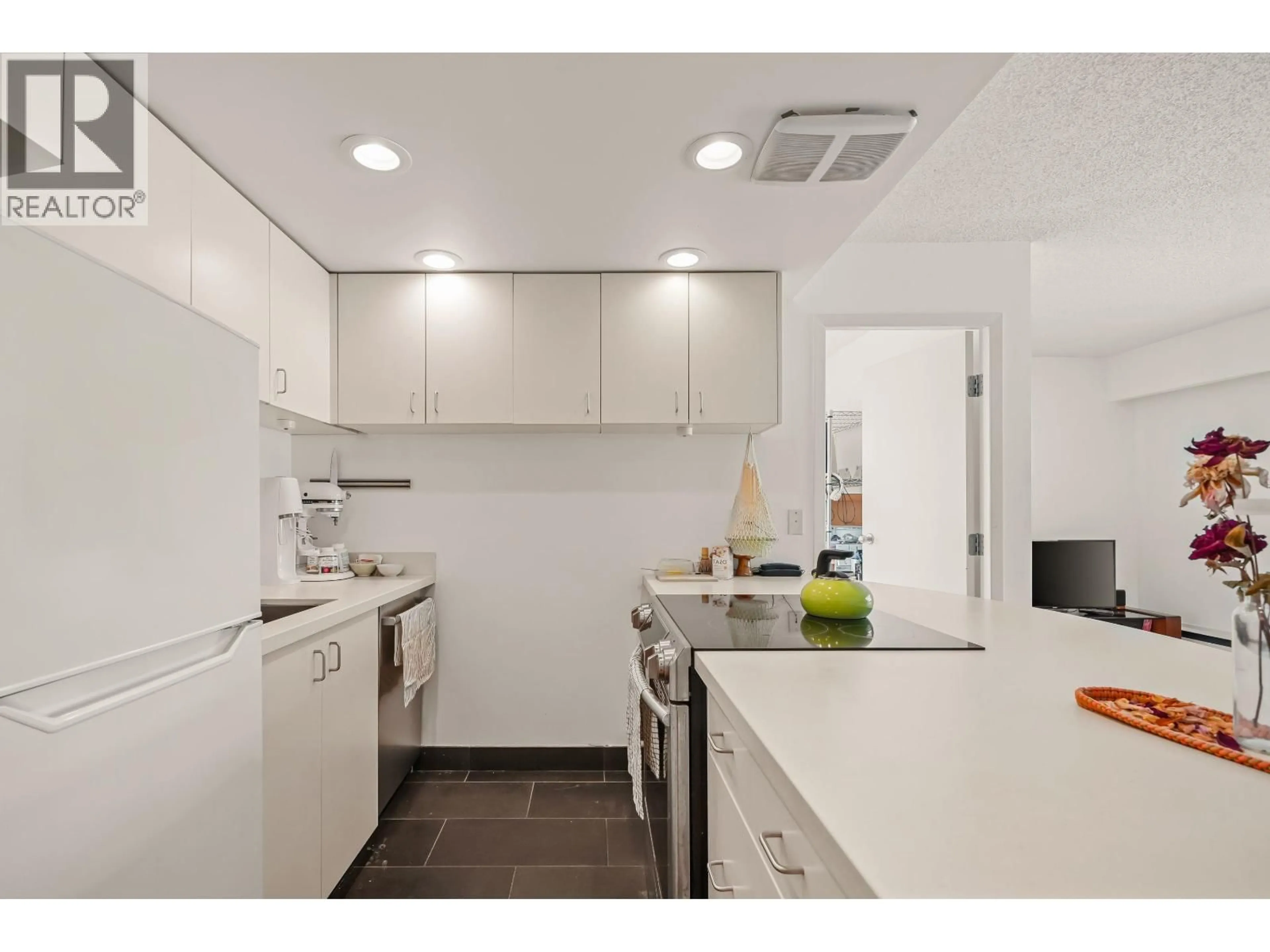 Standard kitchen, unknown for 2 - 1235 10TH AVENUE, Vancouver British Columbia V6H1J5