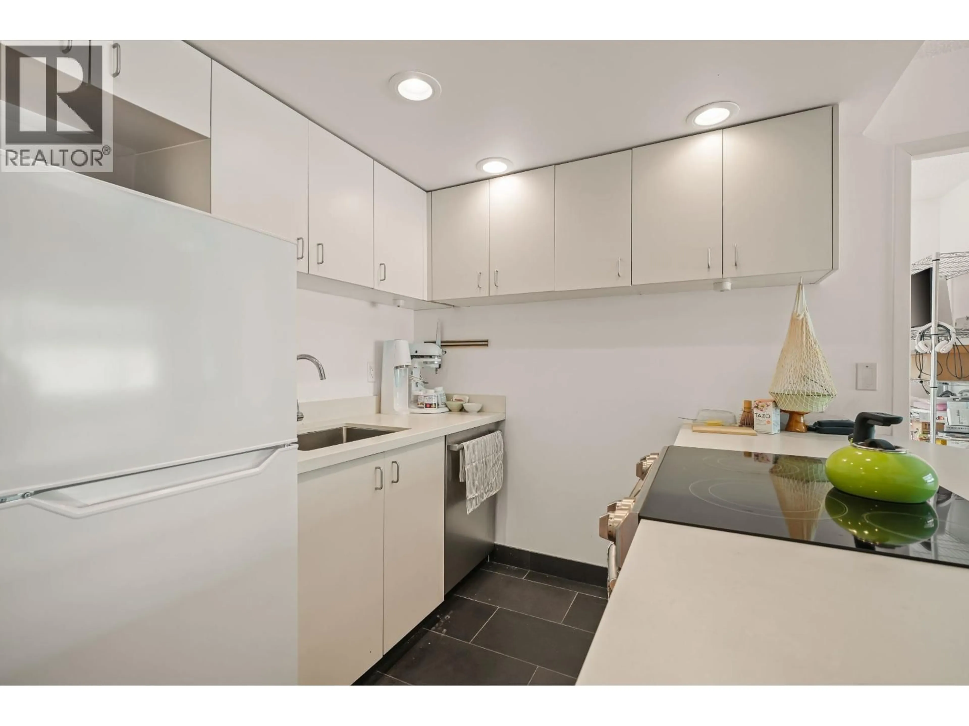 Standard kitchen, unknown for 2 - 1235 10TH AVENUE, Vancouver British Columbia V6H1J5