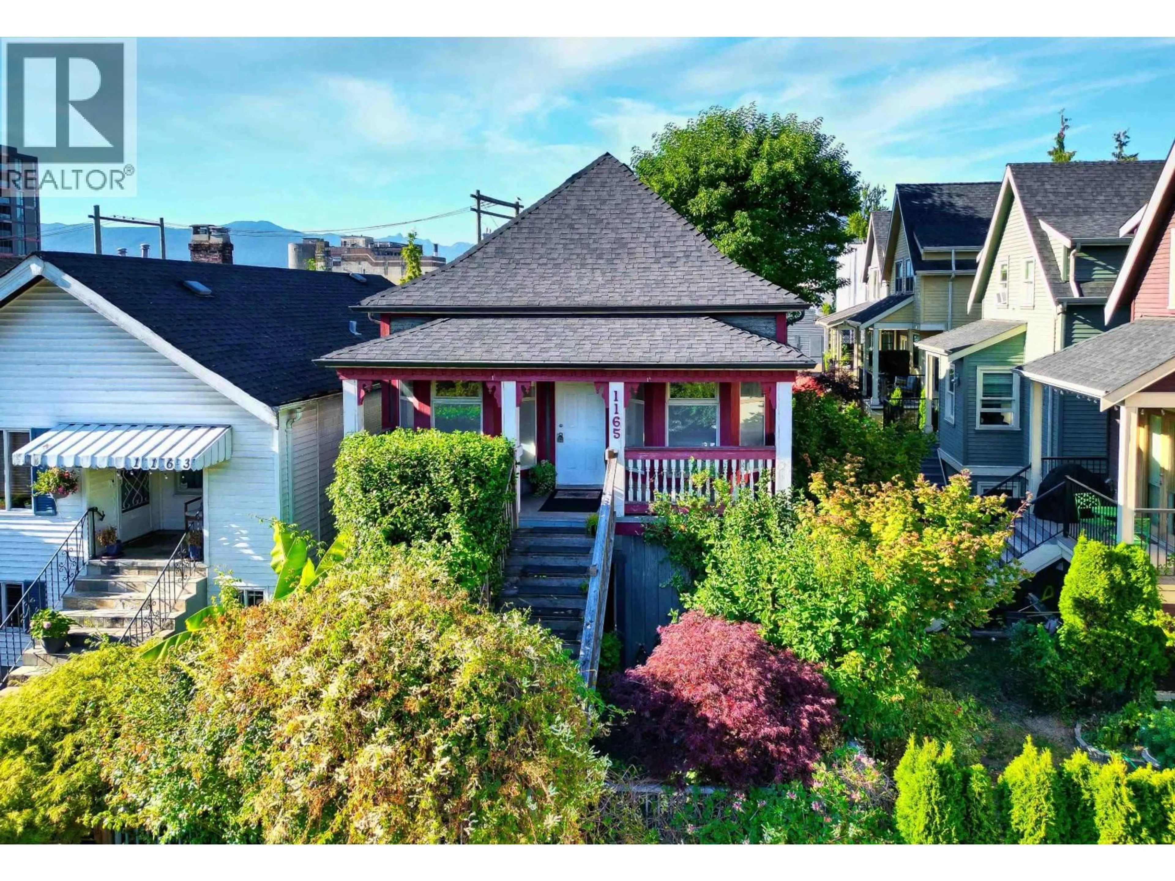 A pic from outside/outdoor area/front of a property/back of a property/a pic from drone, street for 1165 PENDER STREET, Vancouver British Columbia V6A1W6