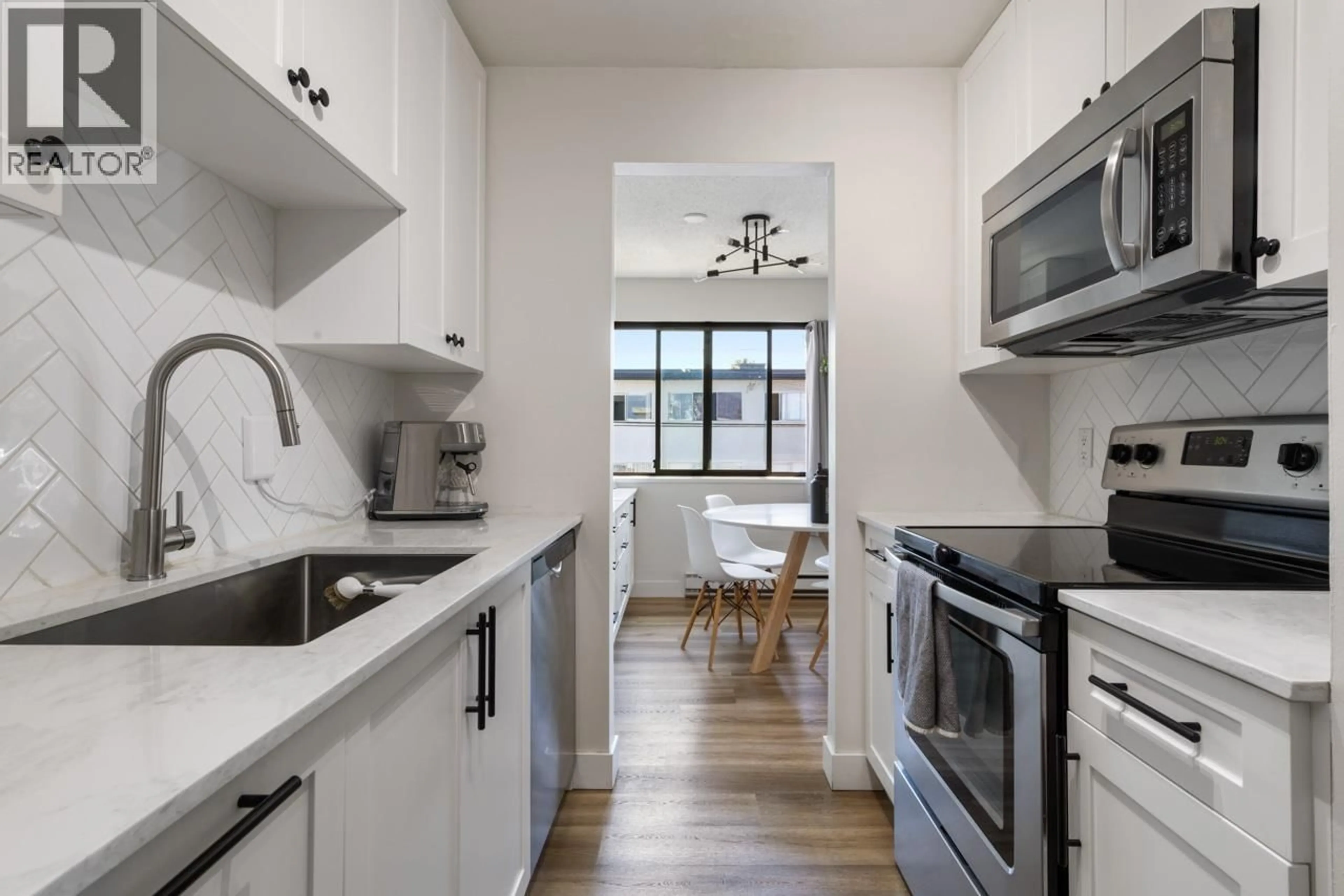 Standard kitchen, unknown for 305 - 642 7TH AVENUE, Vancouver British Columbia V5T1P1